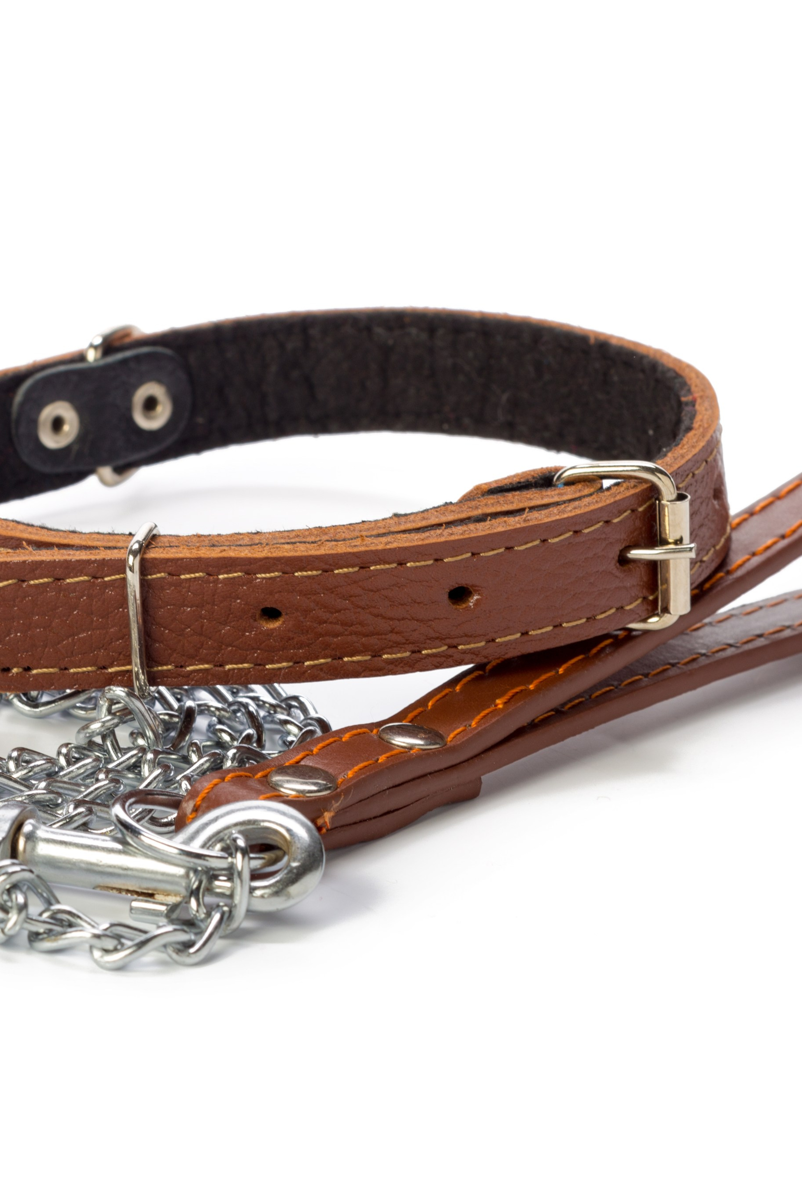 Пример разнообразных товаров для животных для активного времяпрепровождения.