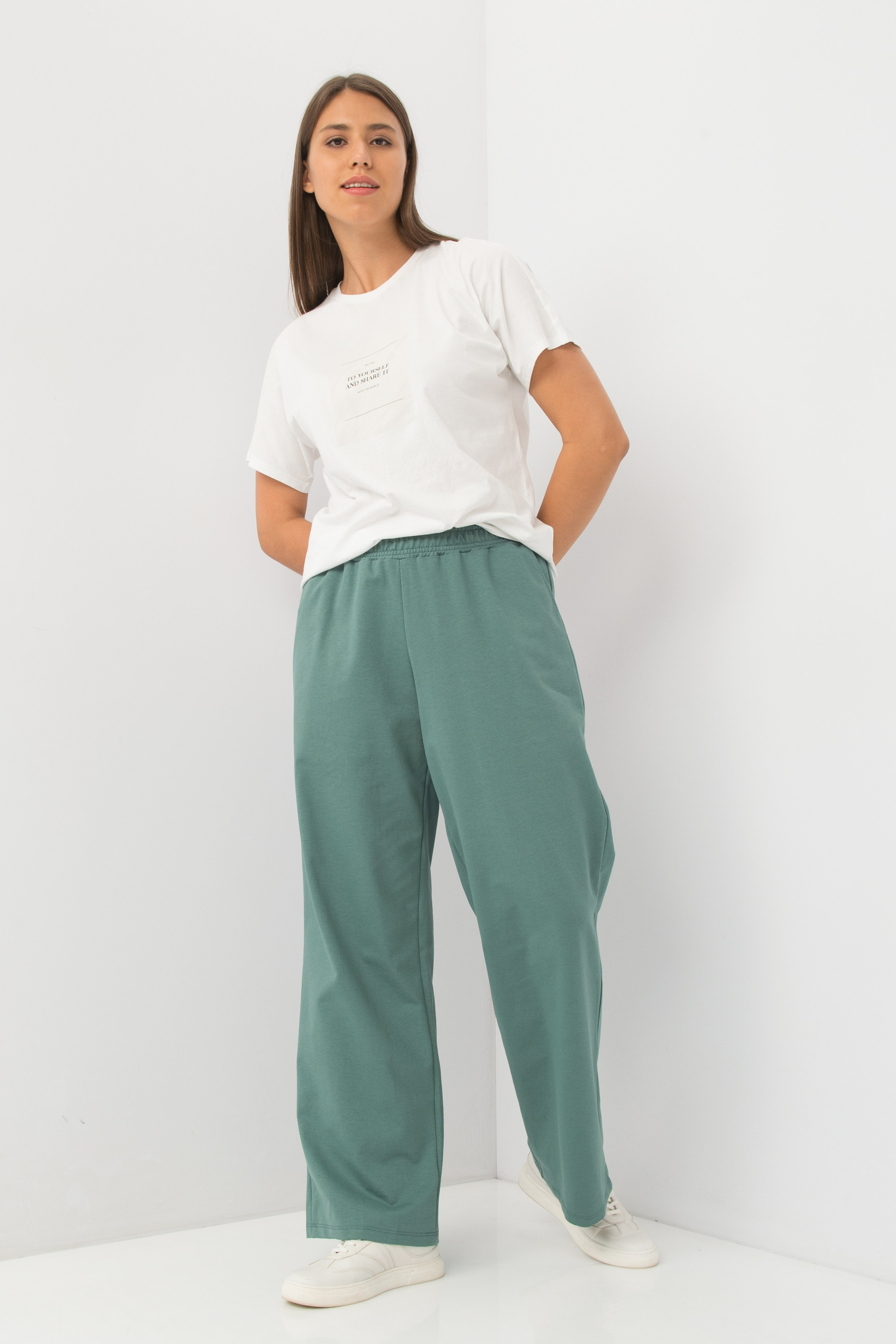 Модель plus size для предметной съемки Полина Н. Москва | Sale Easy