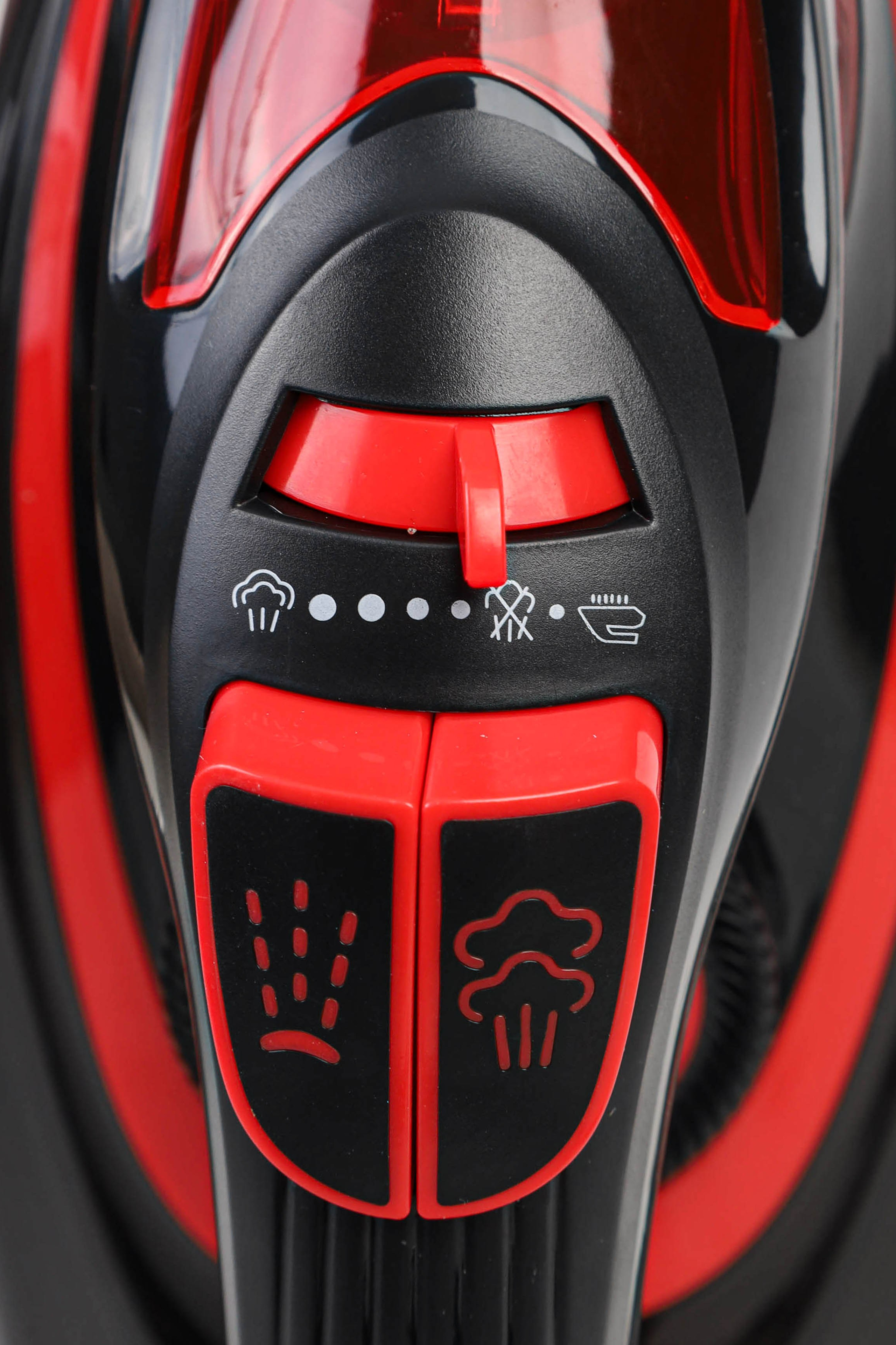 Профессиональная съемка техники с акцентом на инновации и производительность.