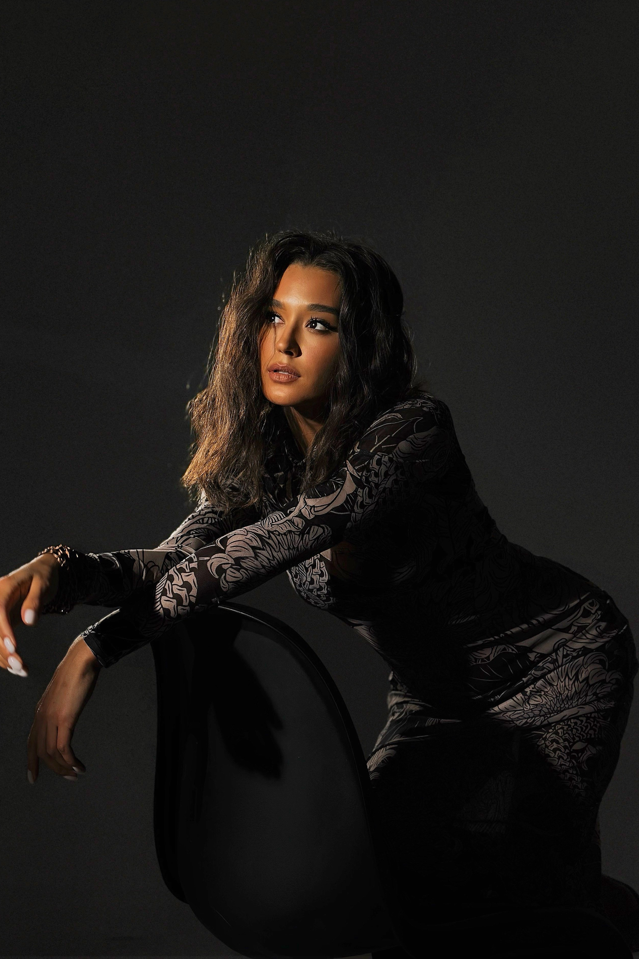 Модель для предметной съемки Камила Казань| Sale Easy