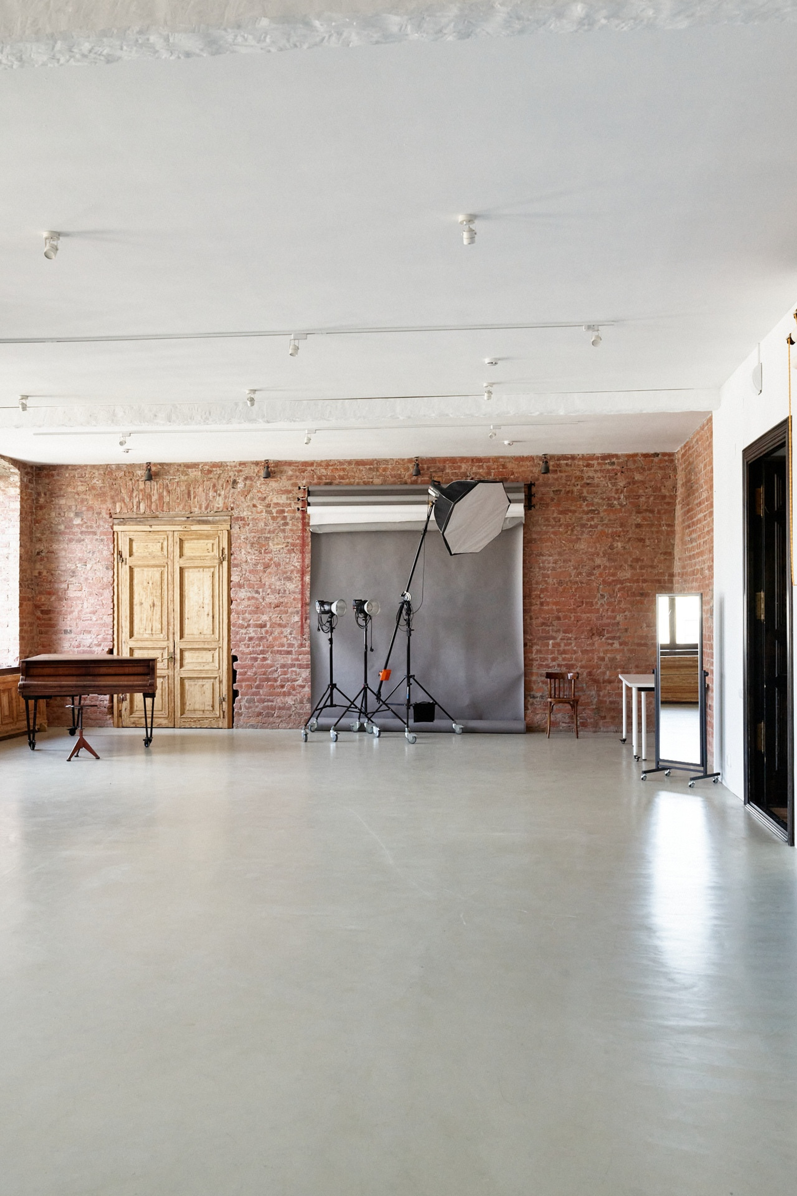 Студия STATE — зал BIG для предм. съемки С.-Пб|Sale Easy