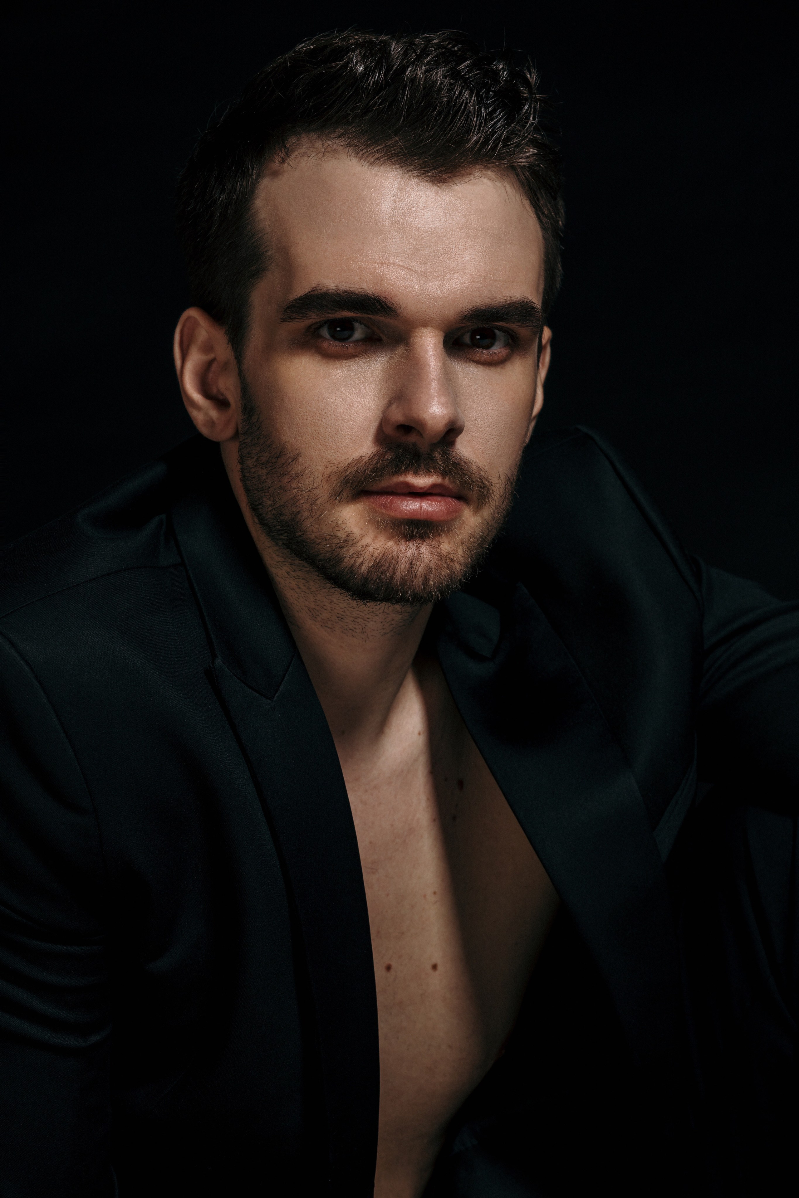 Модель для предметной съемки Артур А. Москва | Sale Easy