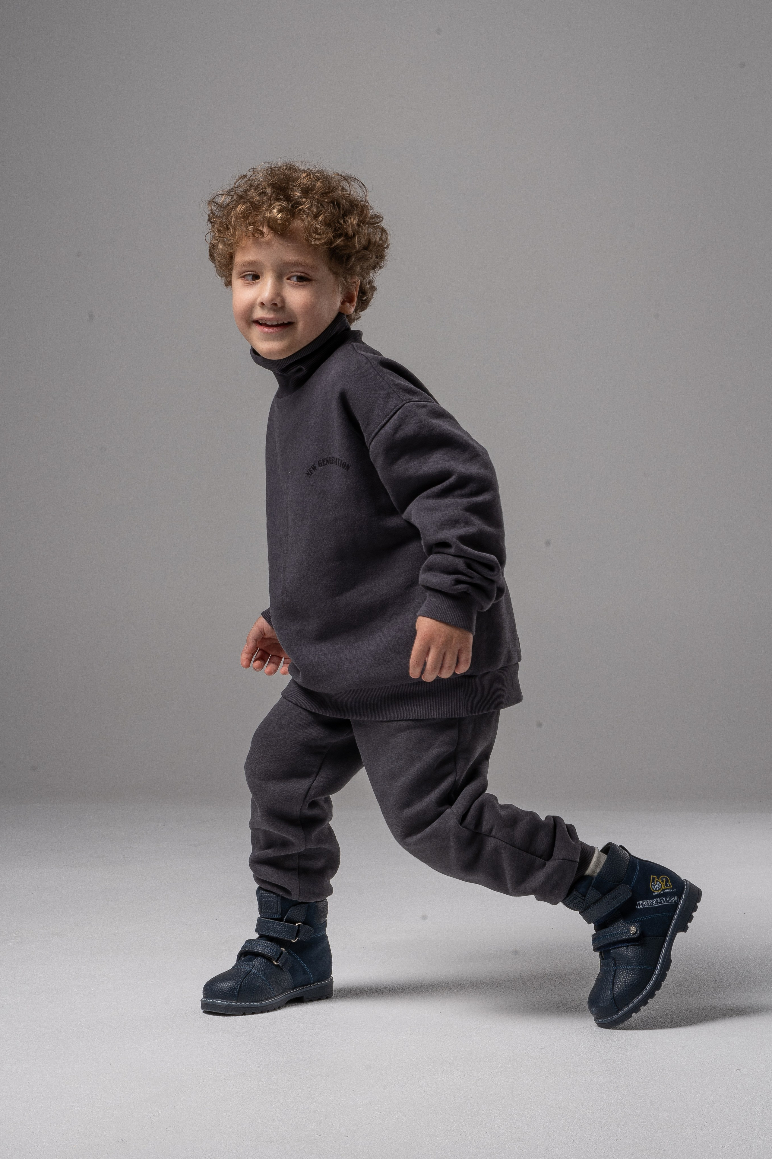 Модель для предметной съемки Кайсар Казань| Sale Easy