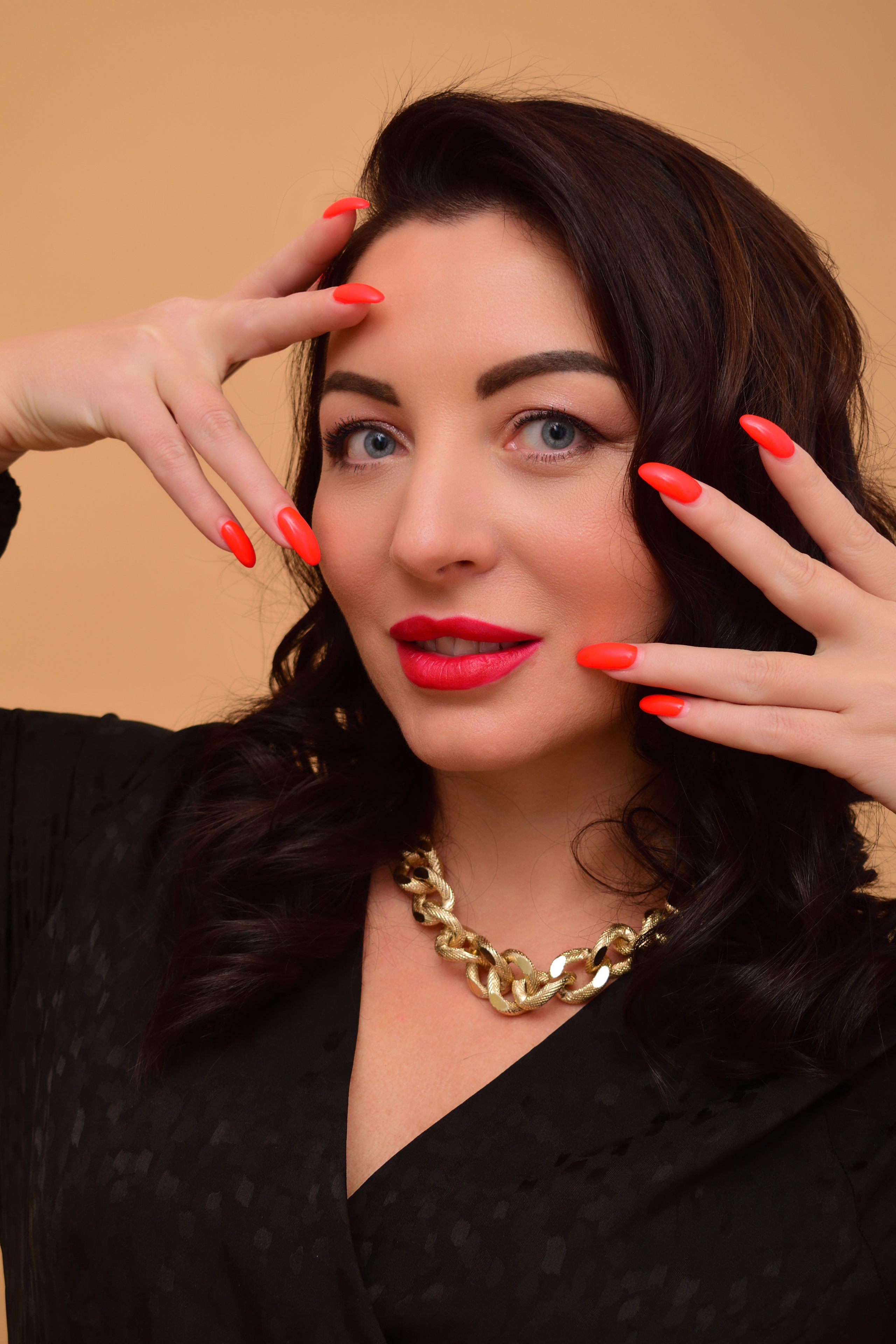 Модель plus size для предметной съемки Олеся Б.Москва | Sale Easy