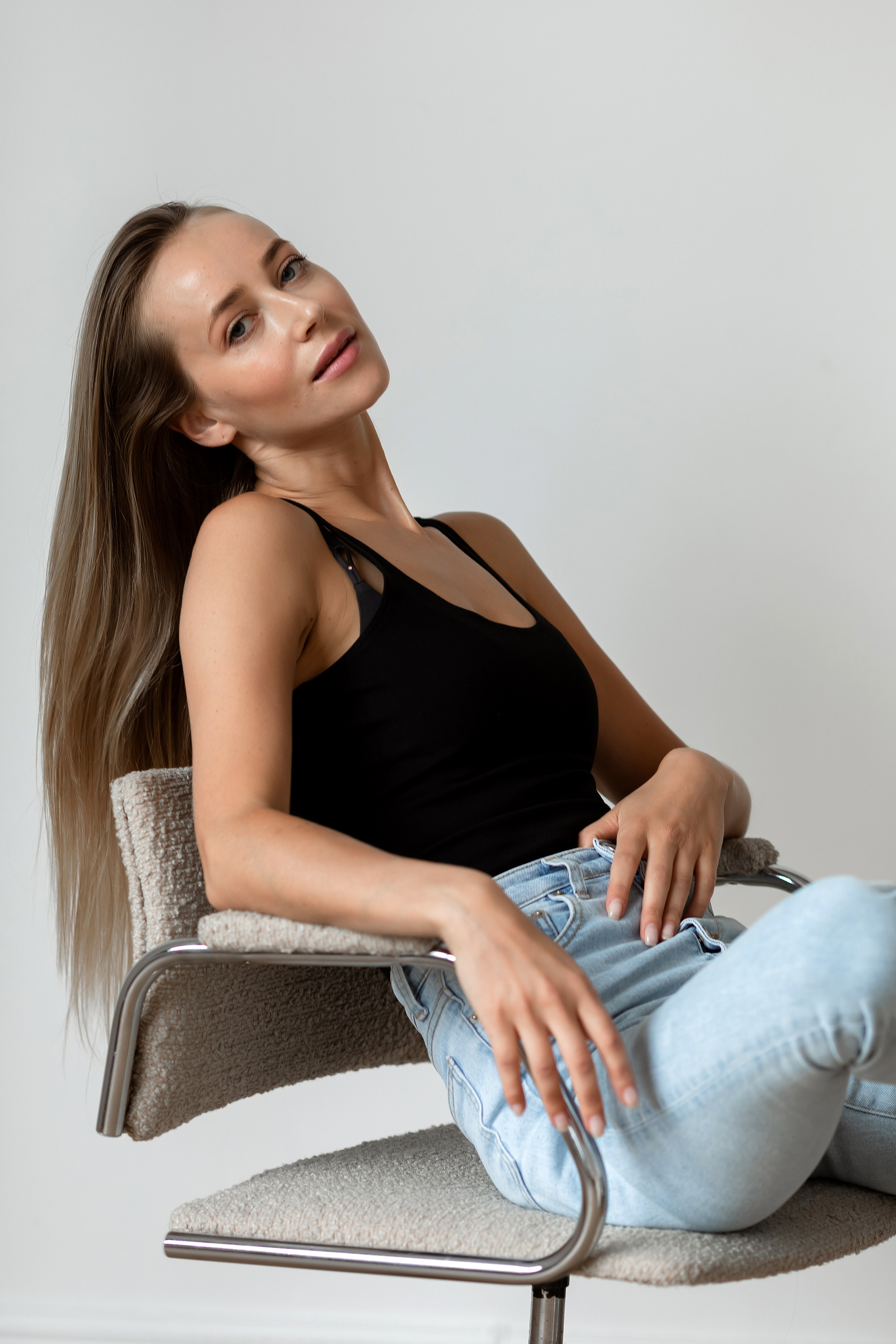 Модель для предметной съемки Евгения В. Москва| Sale Easy