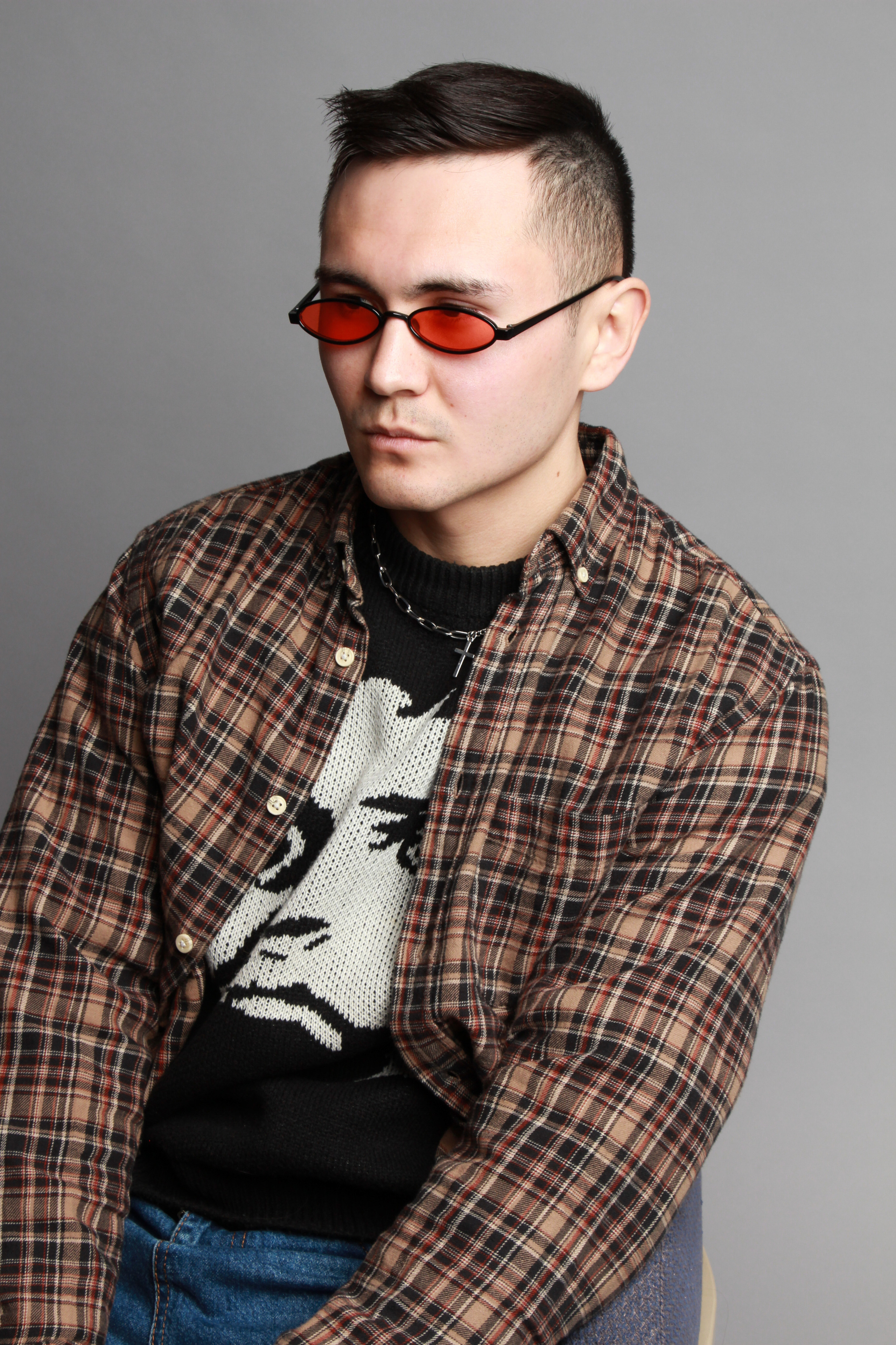 Модель для предметной съемки Айдар Новосибирск| Sale Easy