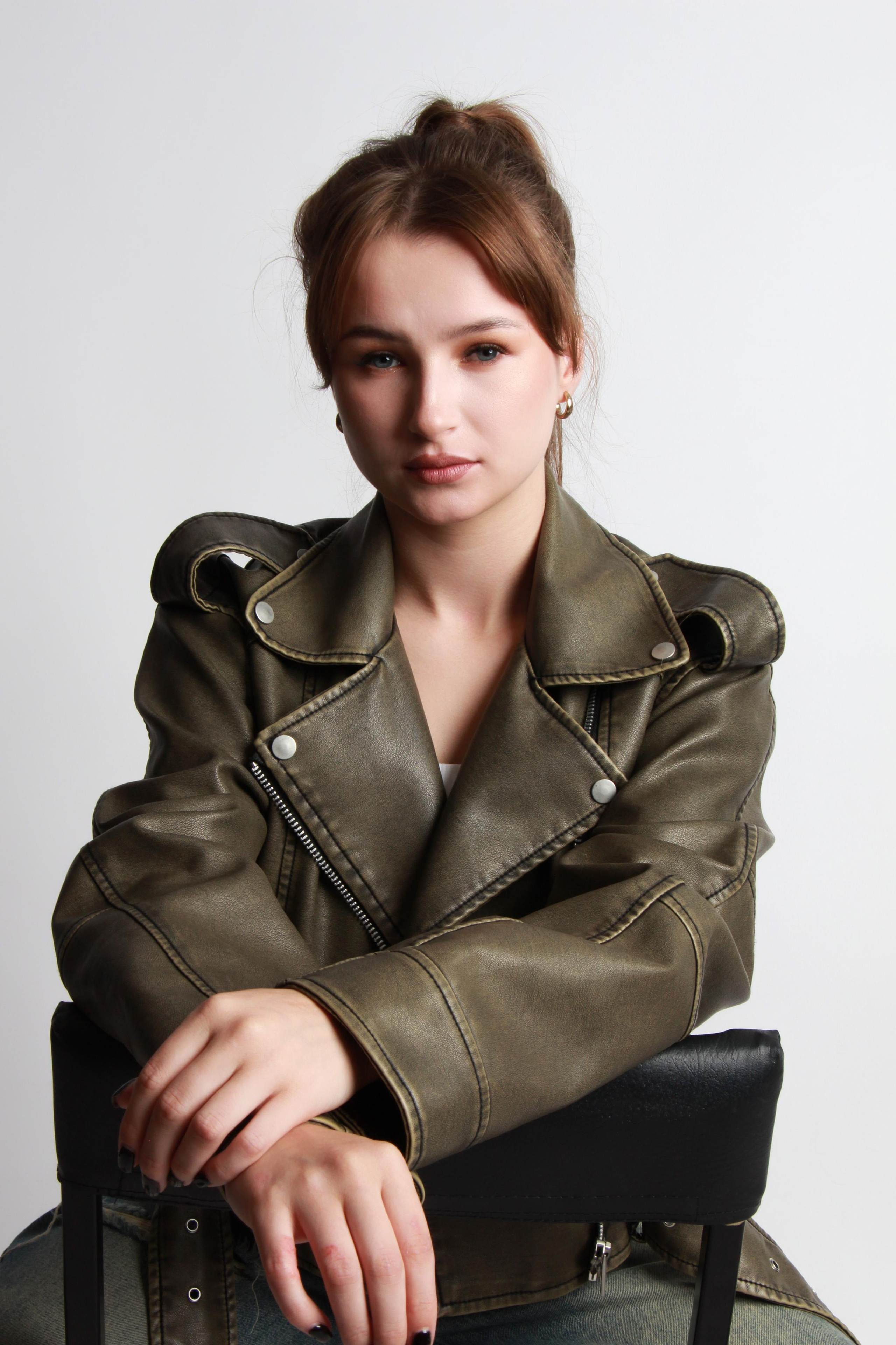 Модель для предметной съемки Любовь А  Новосибирск| Sale Easy