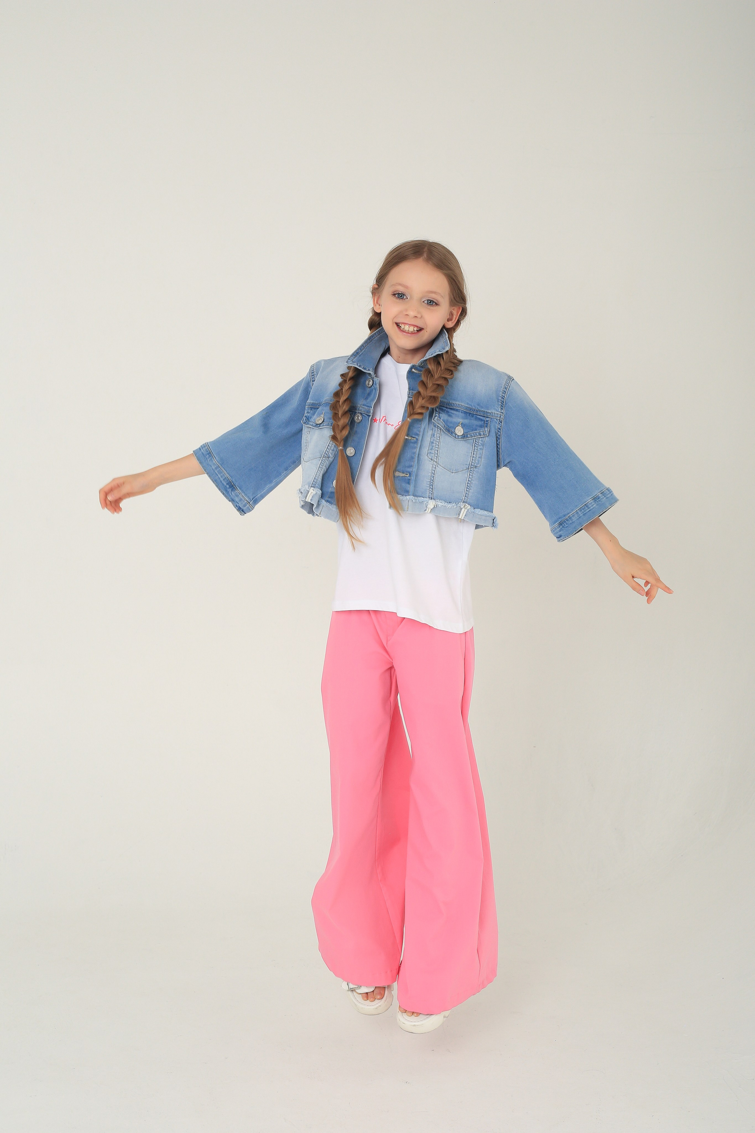 Модель девочка для предметной съемки Лаура А Казань| Sale Easy