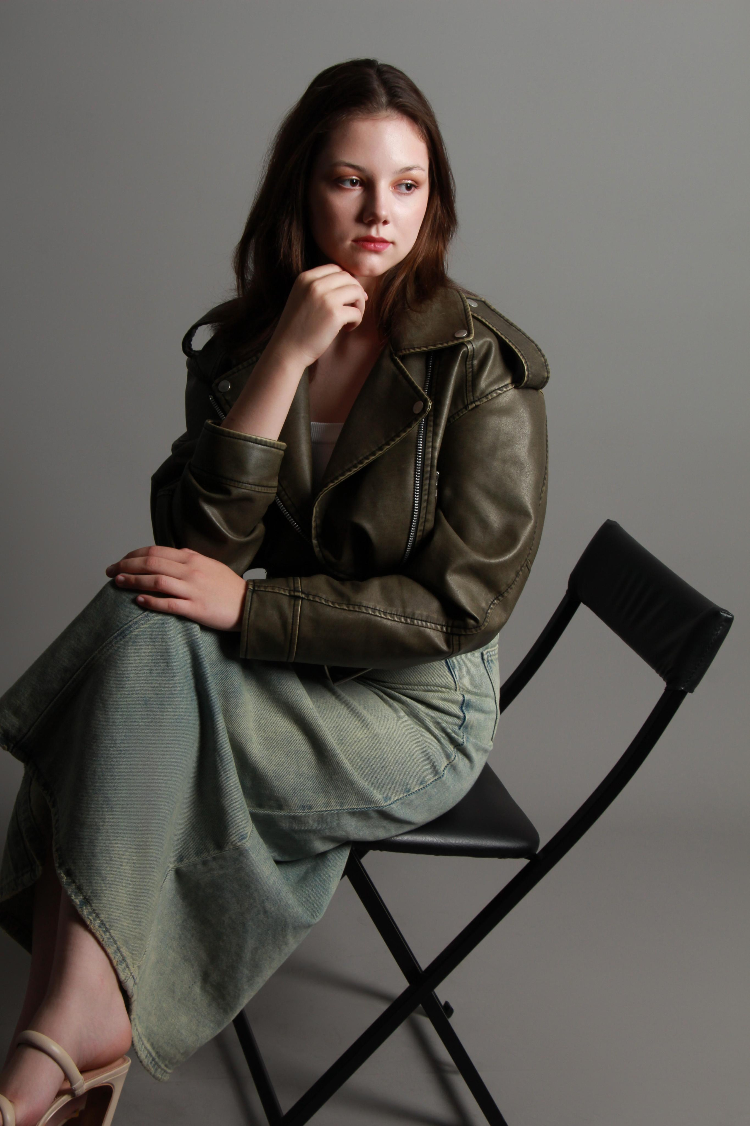 Модель для предметной съемки Виктория З Новосибирск| Sale Easy