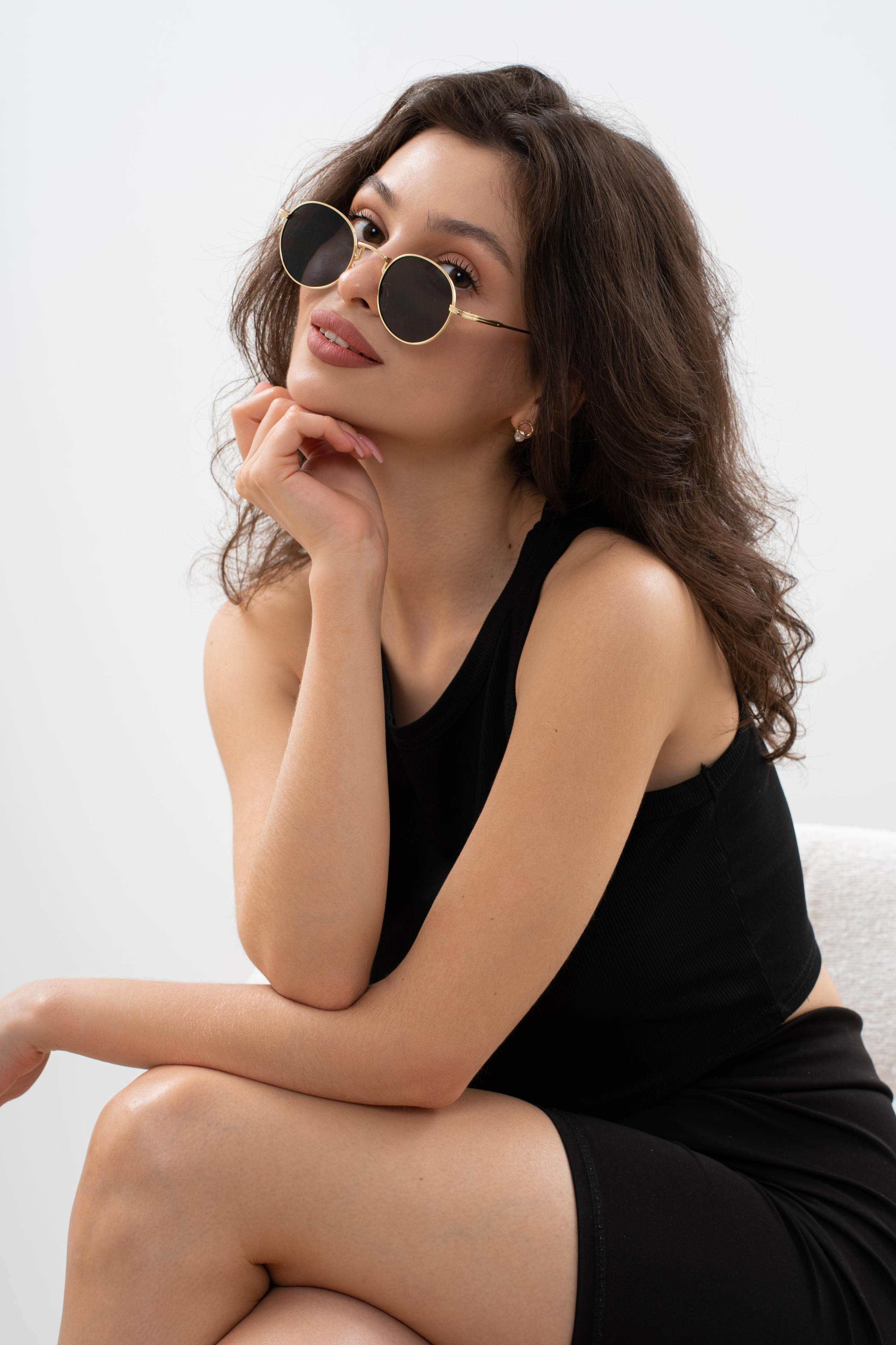 Модель для предметной съемки Станислава Москва| Sale Easy