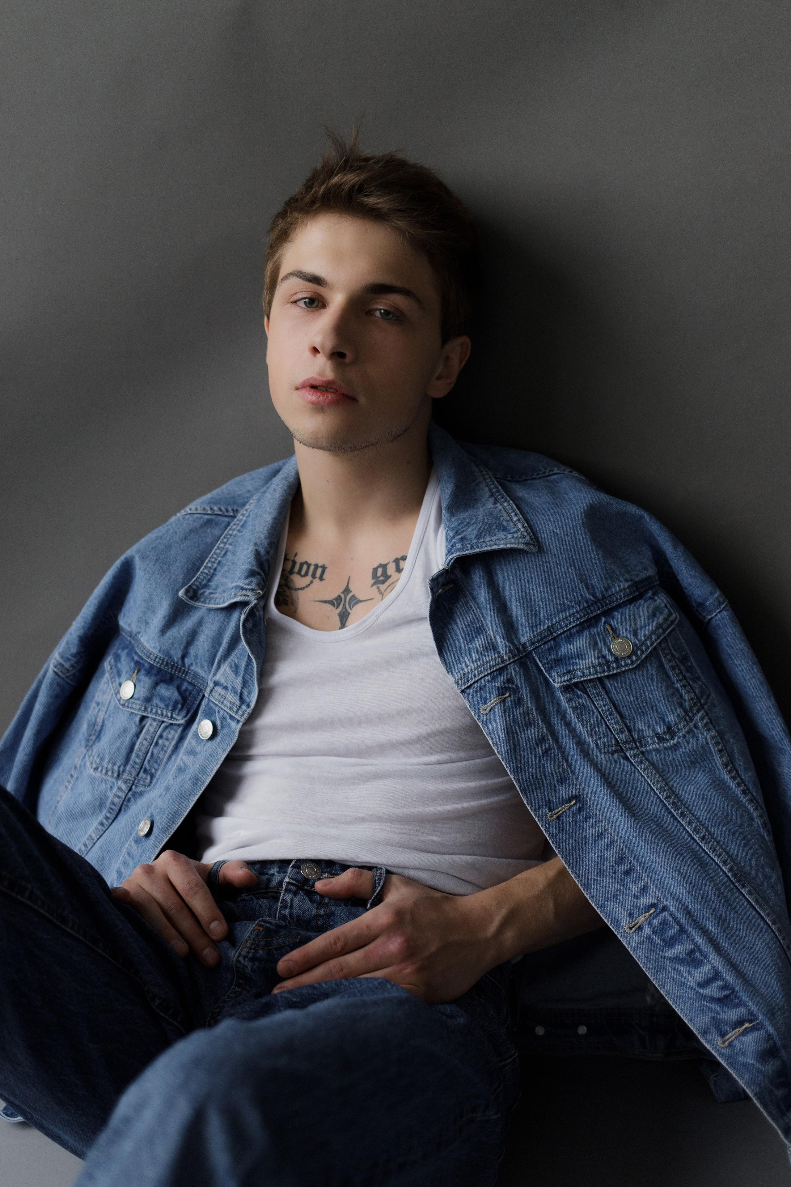 Модель для предметной съемки Ринат id 29 026 С.-Пб| Sale Easy