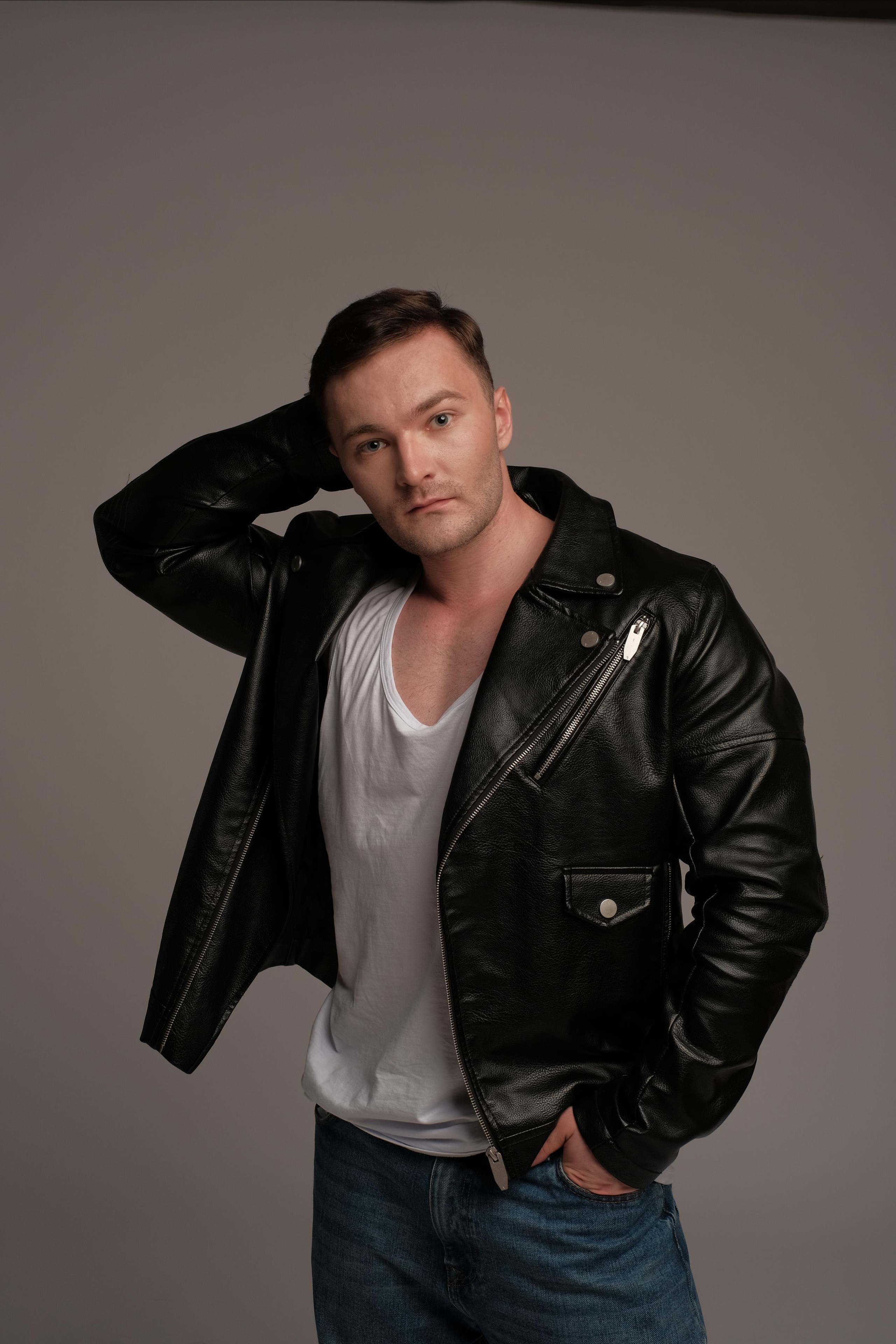 Модель для предметной съемки Роман А. Москва | Sale Easy