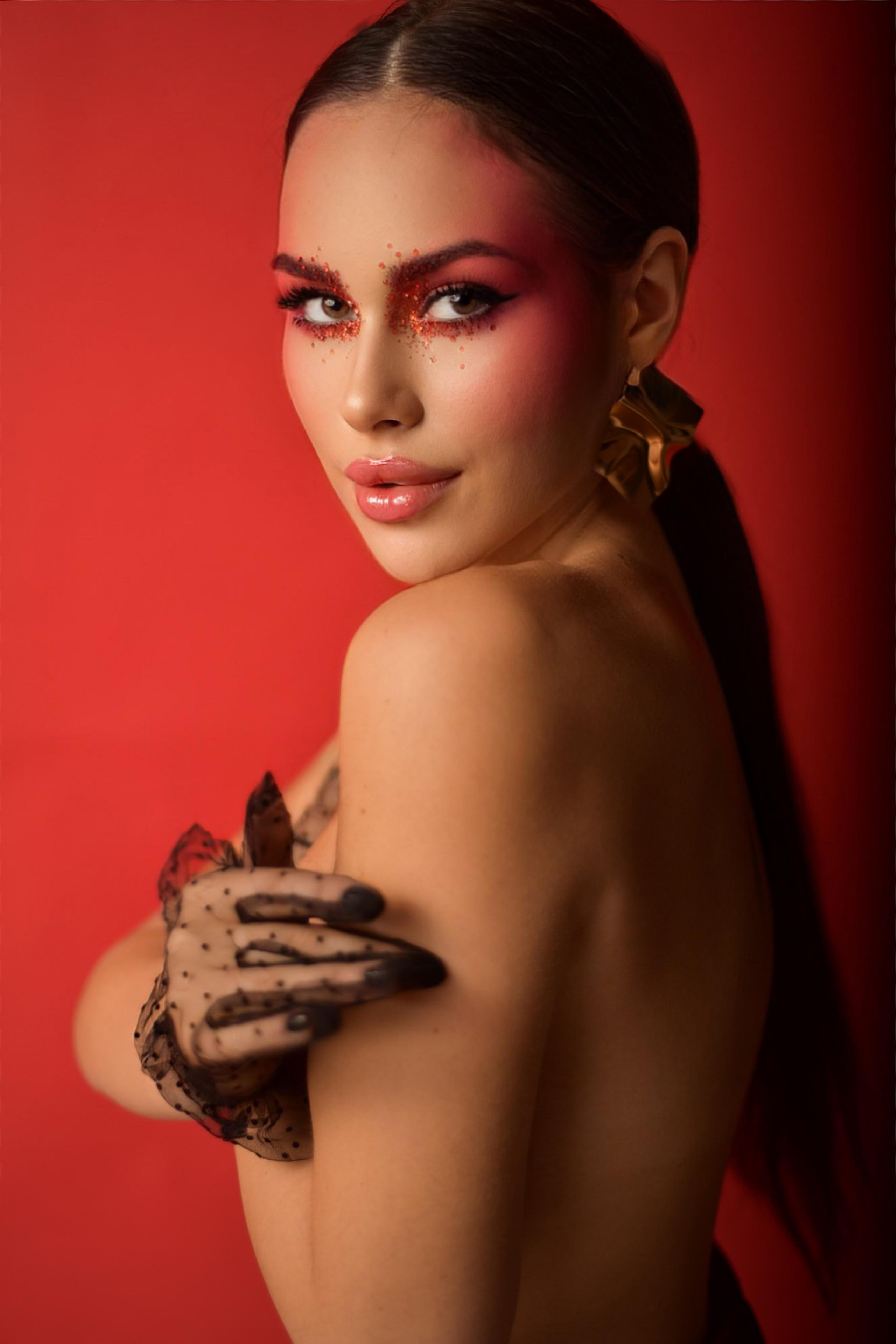 Модель для предметной съемки красотка Виктория В.Москва| Sale Easy