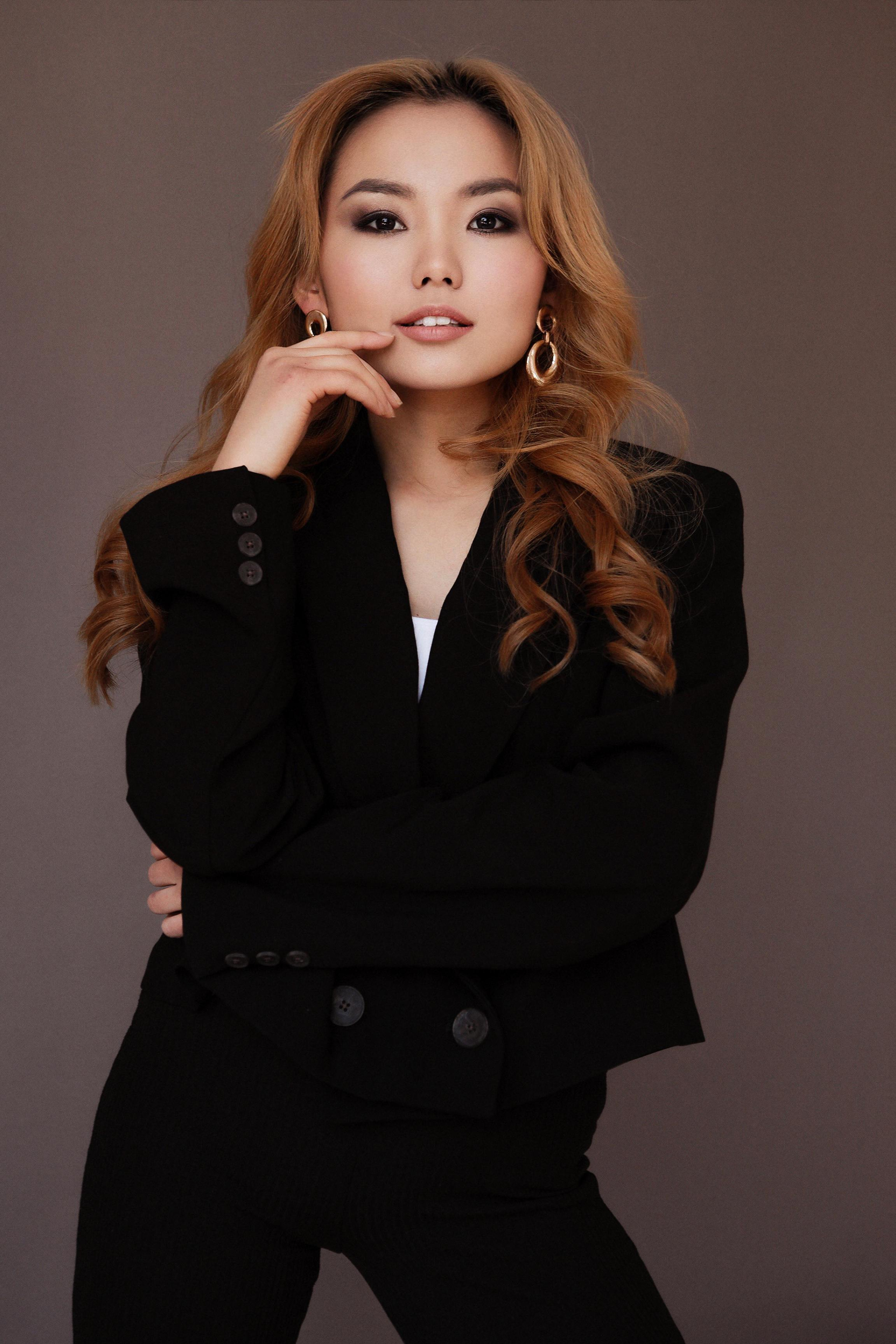 Модель для предметной съемки Бетти Москва| Sale Easy