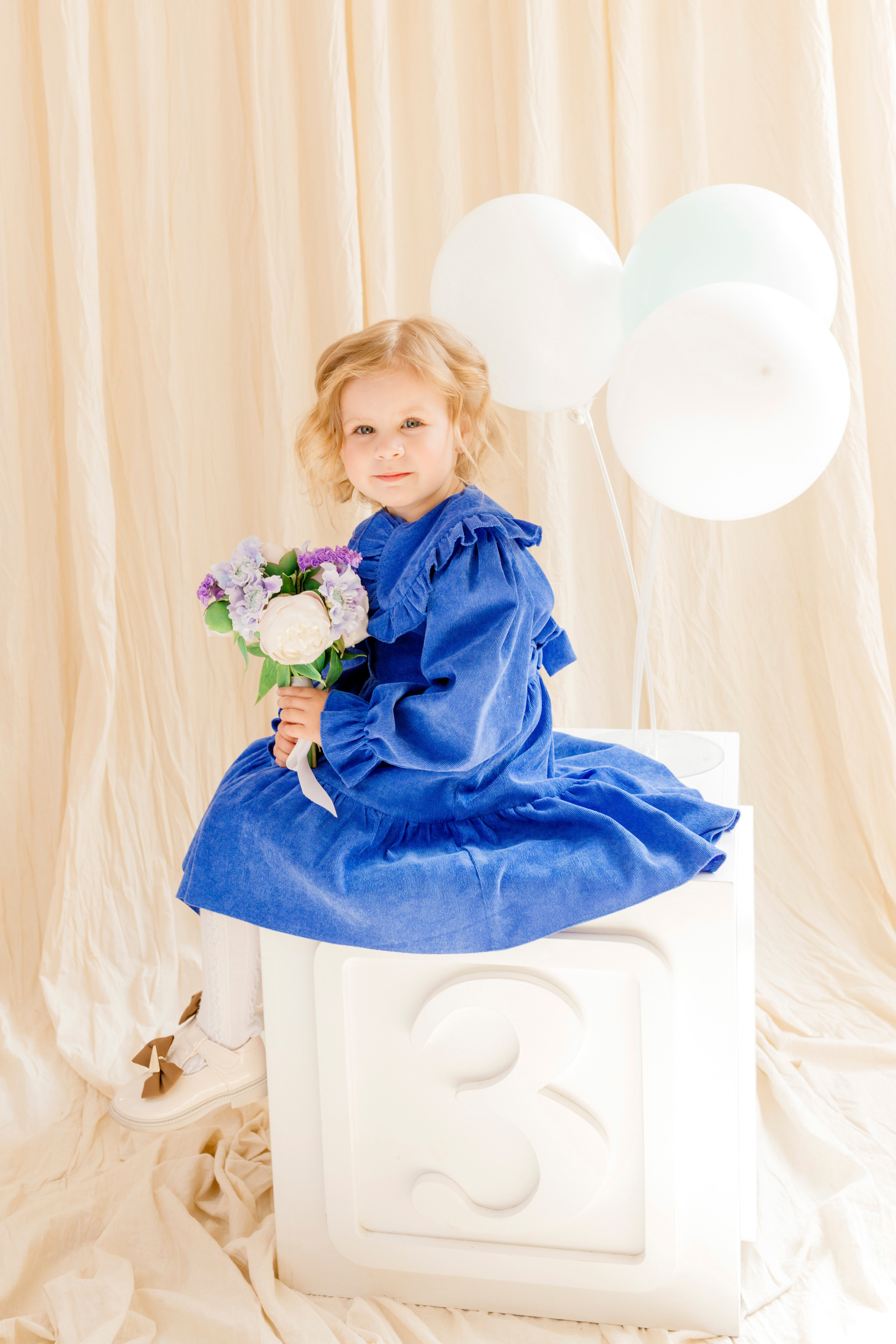 Модель девочка для предметной съемки Мирослава Казань| Sale Easy