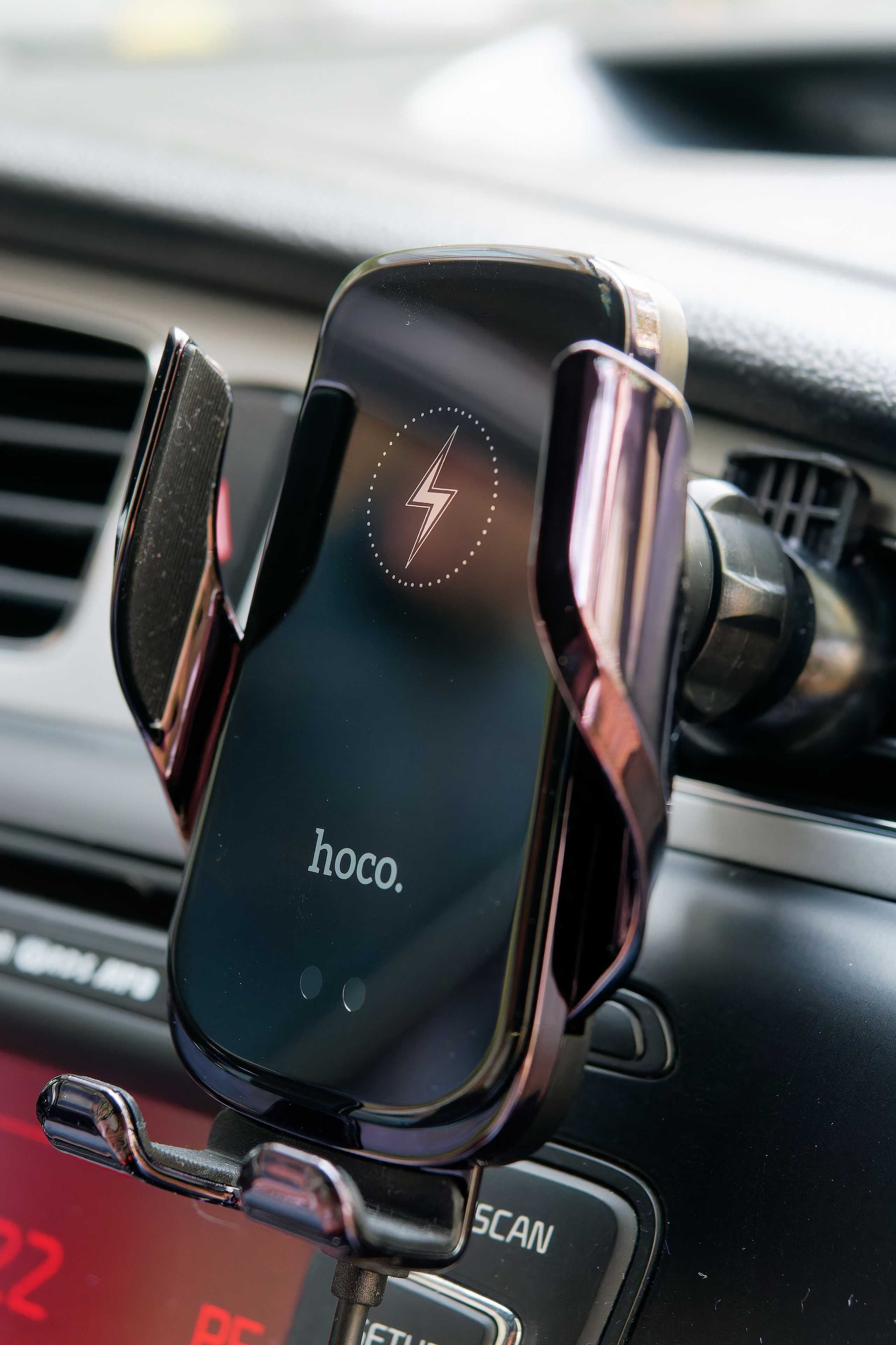 Предметная съемка автотоваров, которая помогает выделить ключевые особенности продукта.