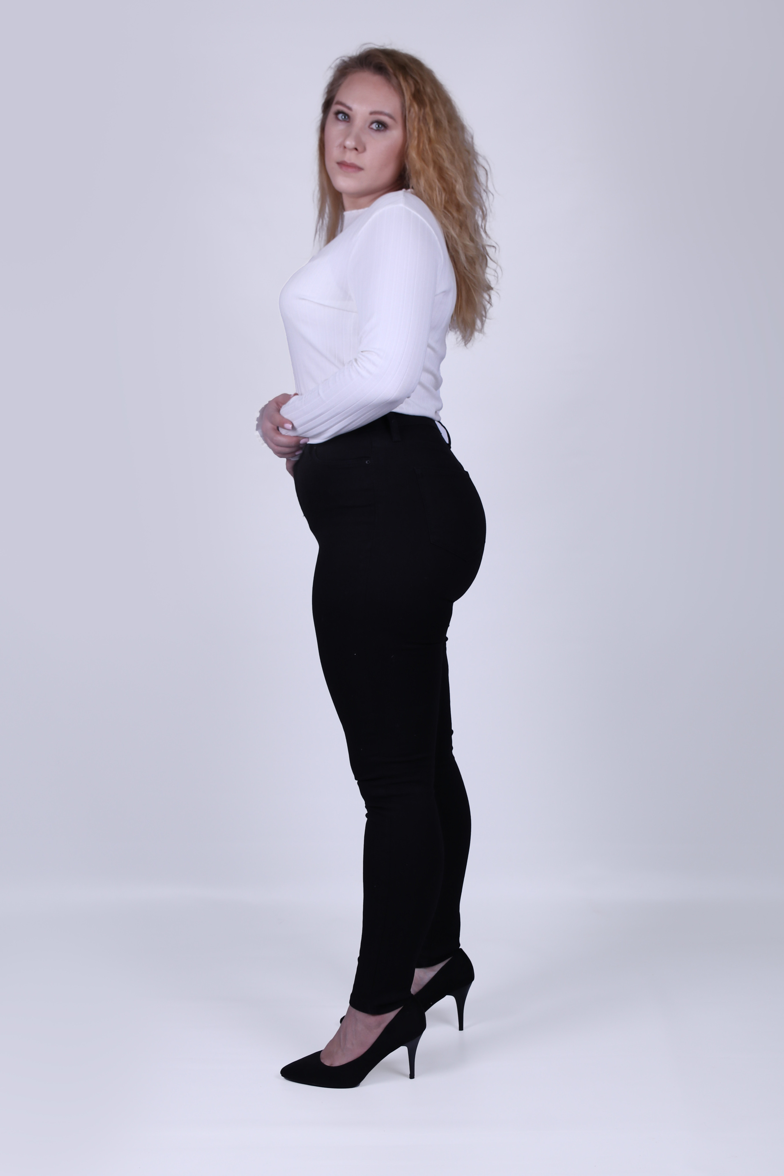 Модель plus size для предметной съемки Алина Д Н.Новгород | Sale Easy