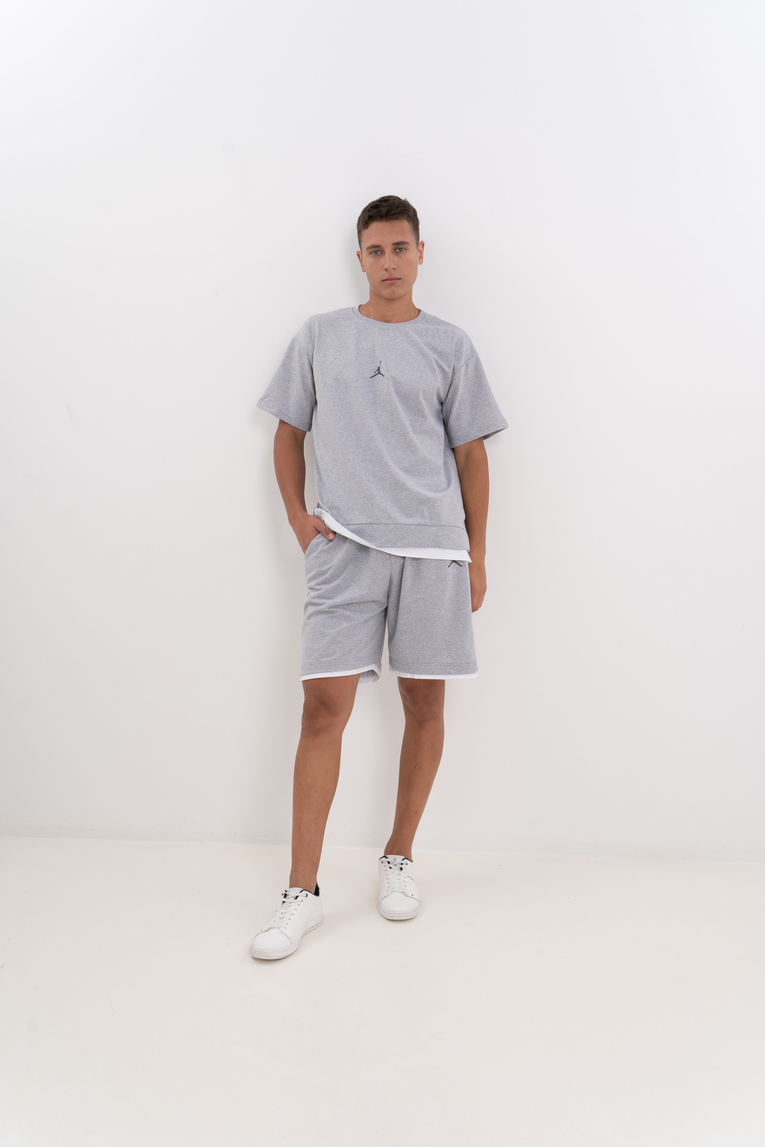 Модель для предметной съемки Эмиль А Казань| Sale Easy