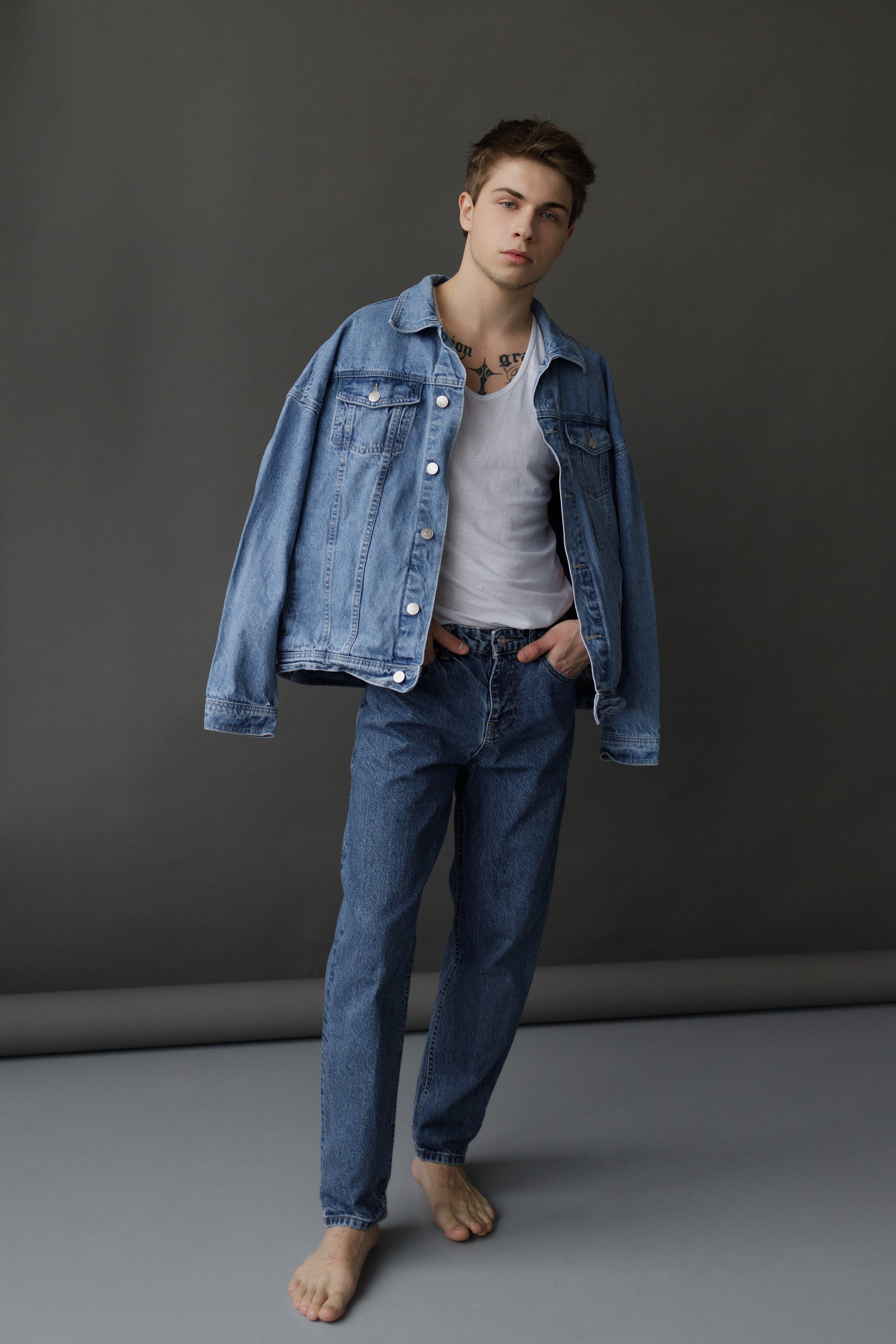 Модель для предметной съемки Ринат id 29 026 С.-Пб| Sale Easy