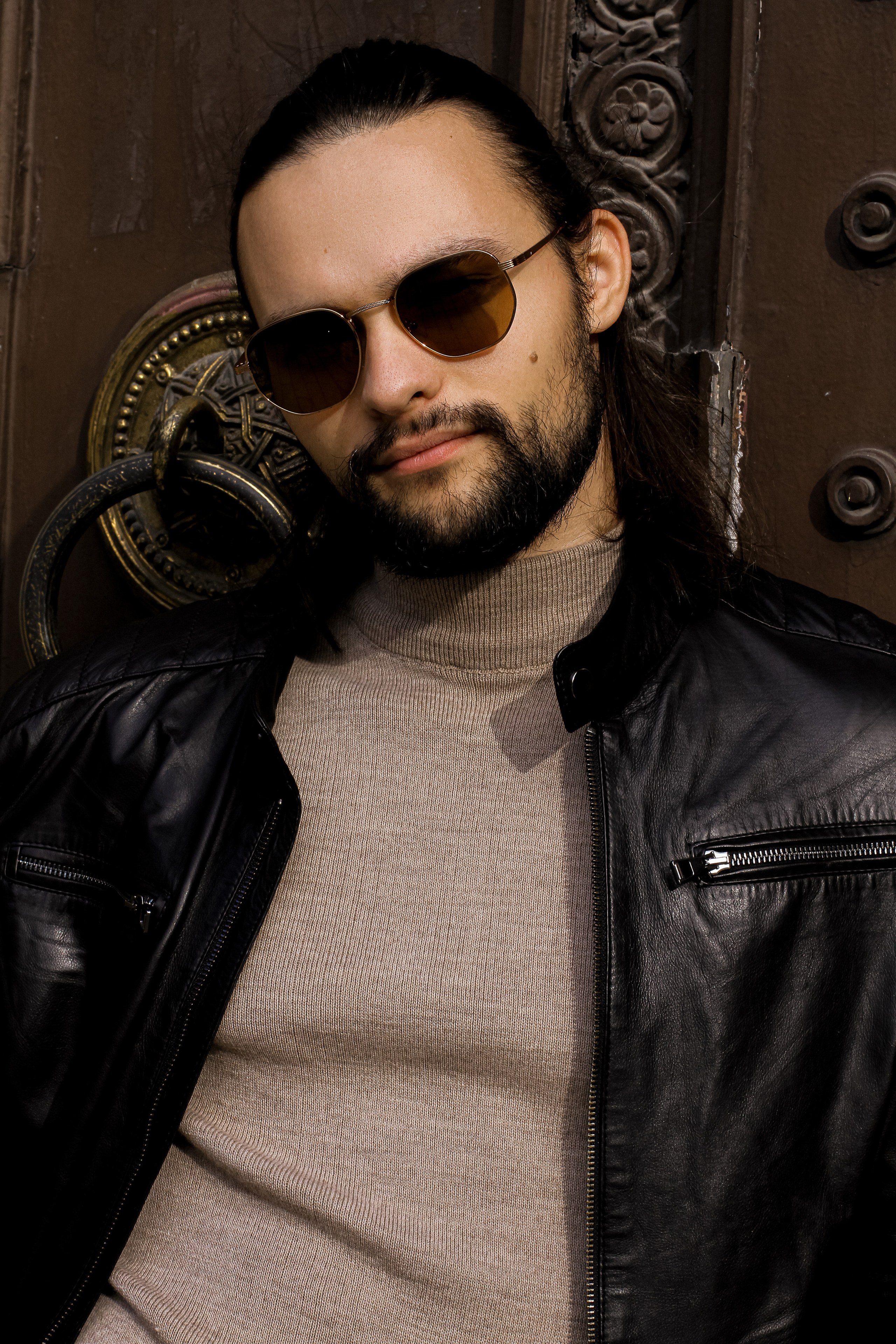 Модель для предметной съемки Ярослав Б. С-Петербург | Sale Easy