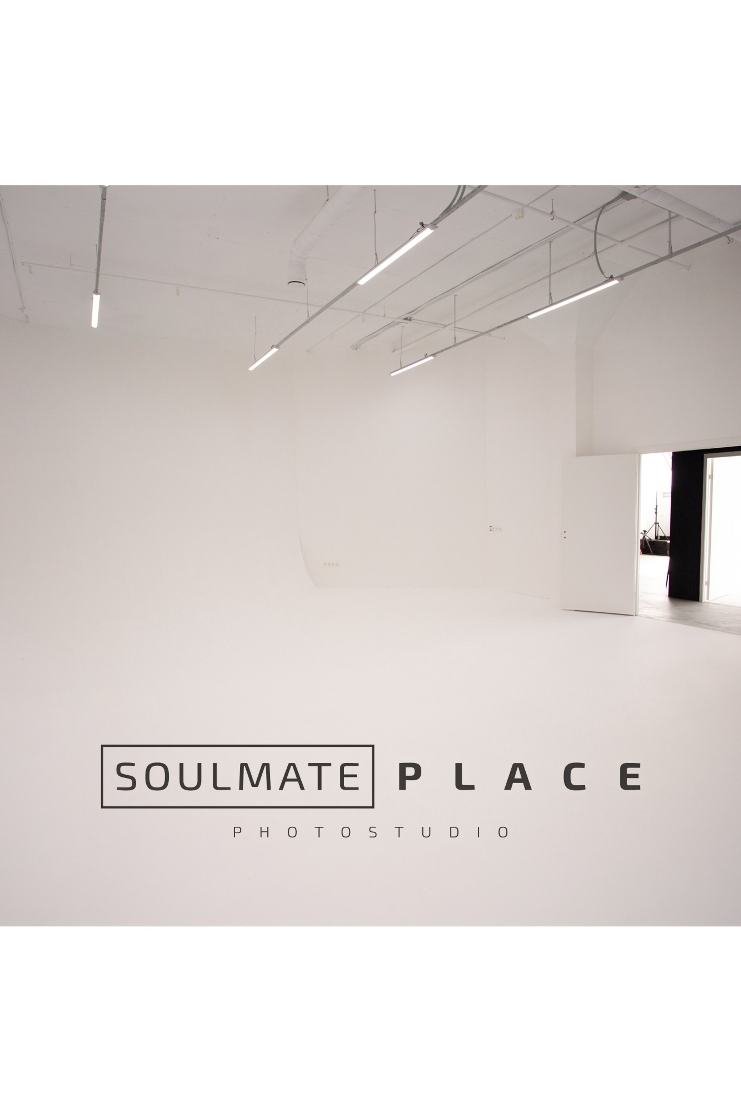 Soulmate Place — зал Белая циклорама для предм. съемки С.-Пб|Sale Easy
