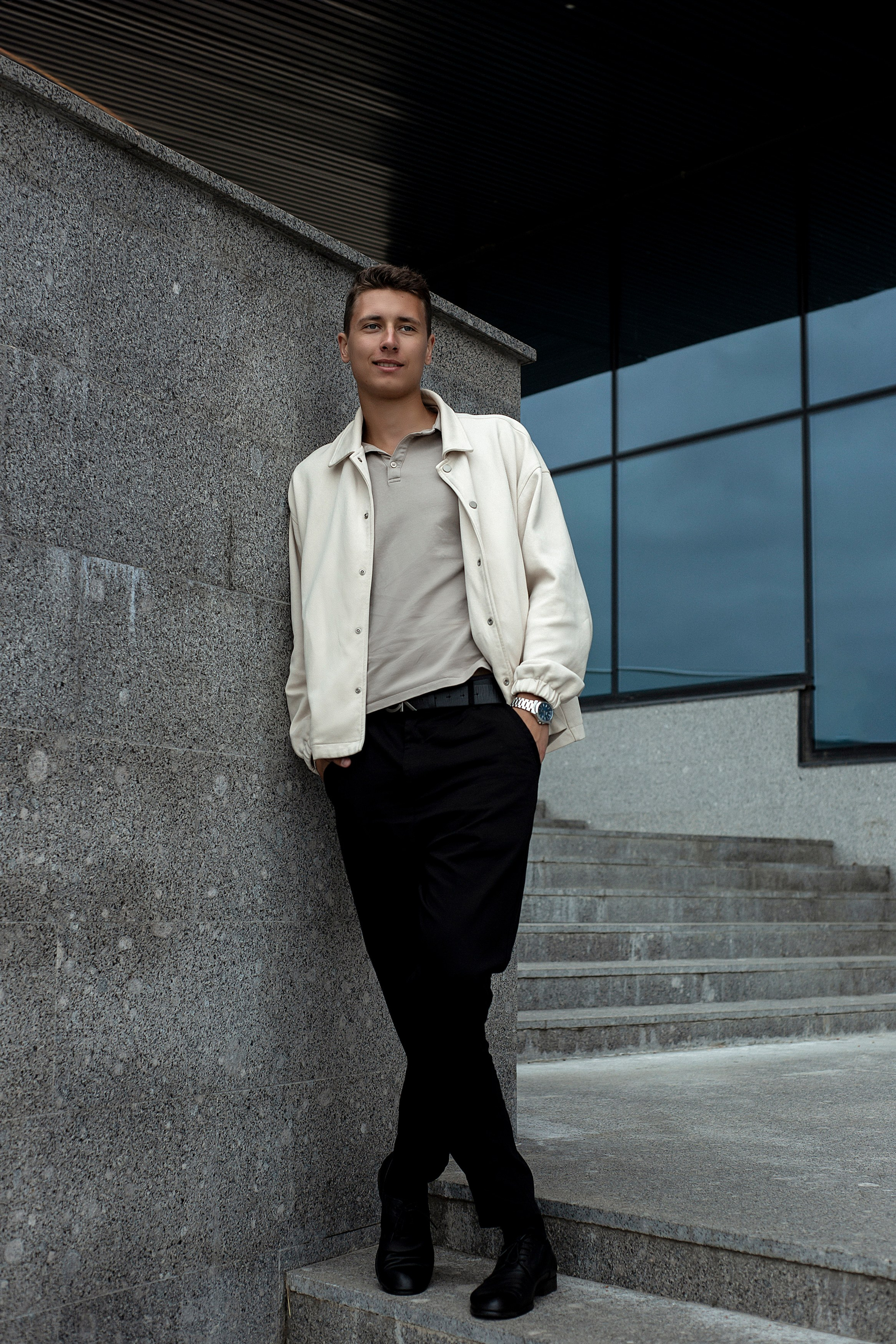 Модель для предметной съемки Эмиль А Казань| Sale Easy