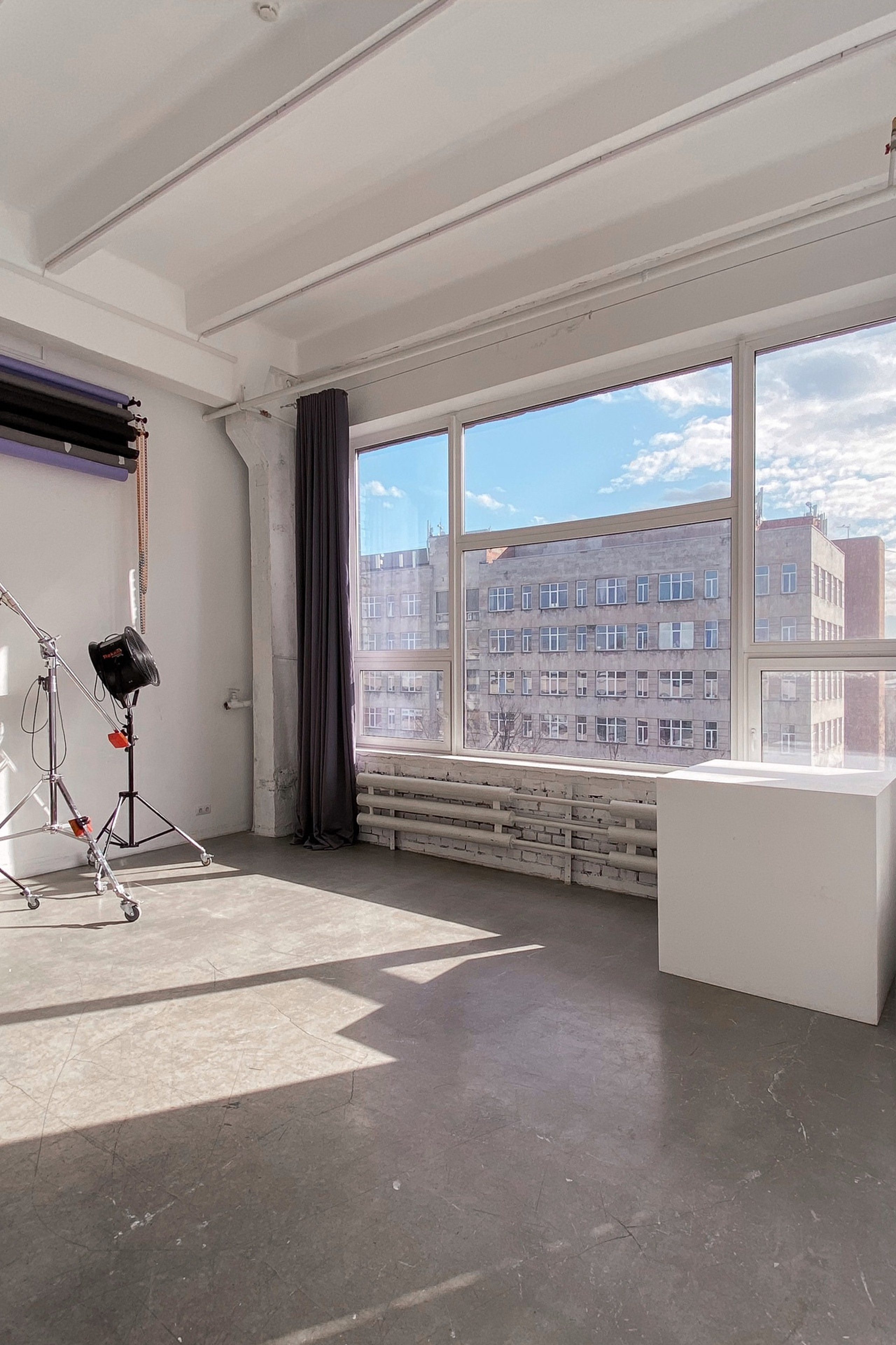 Студия FOCUS — зал Air для предм. съемки С.-Пб|Sale Easy