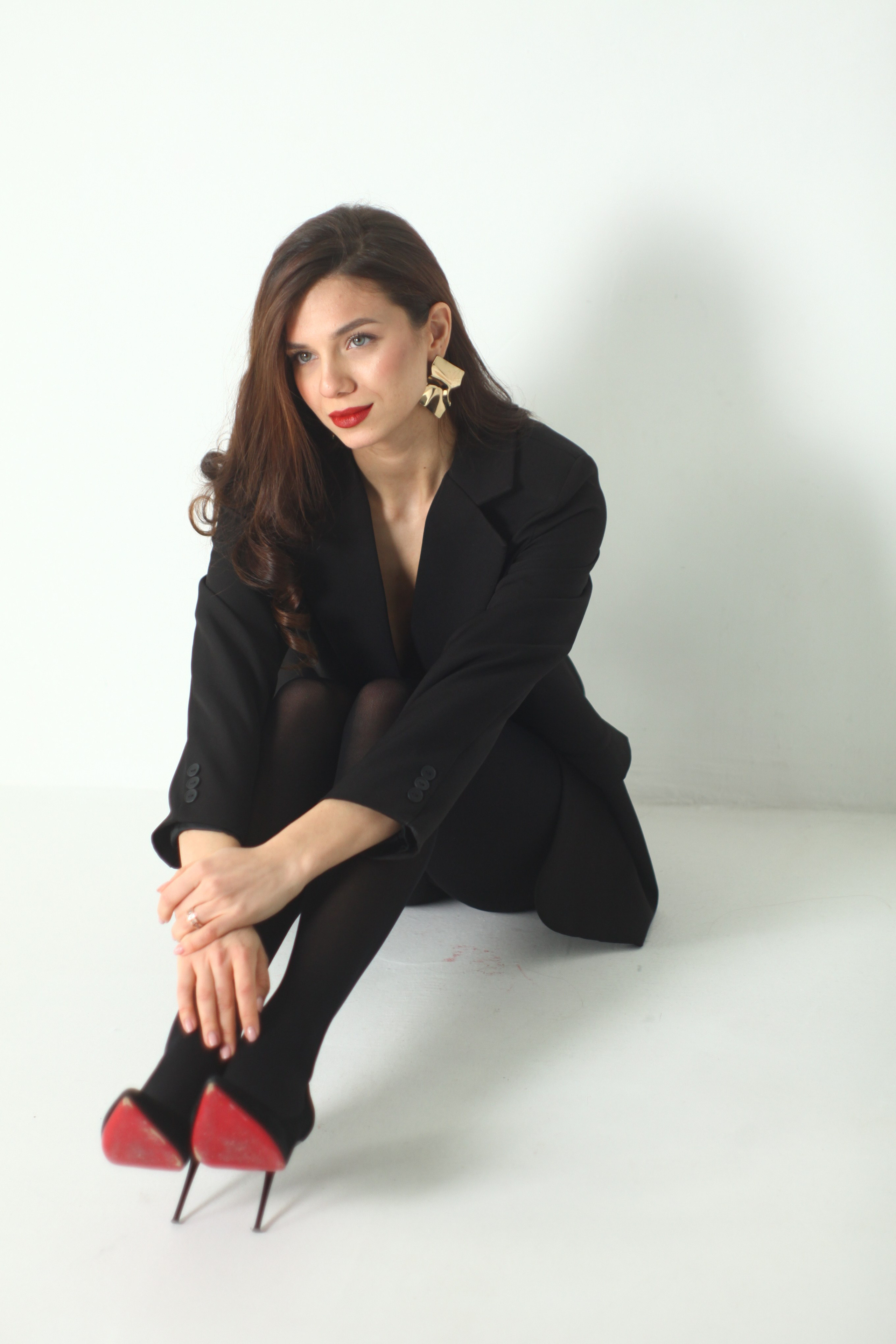 Модель для предметной съемки Альбина С.-Пб| Sale Easy