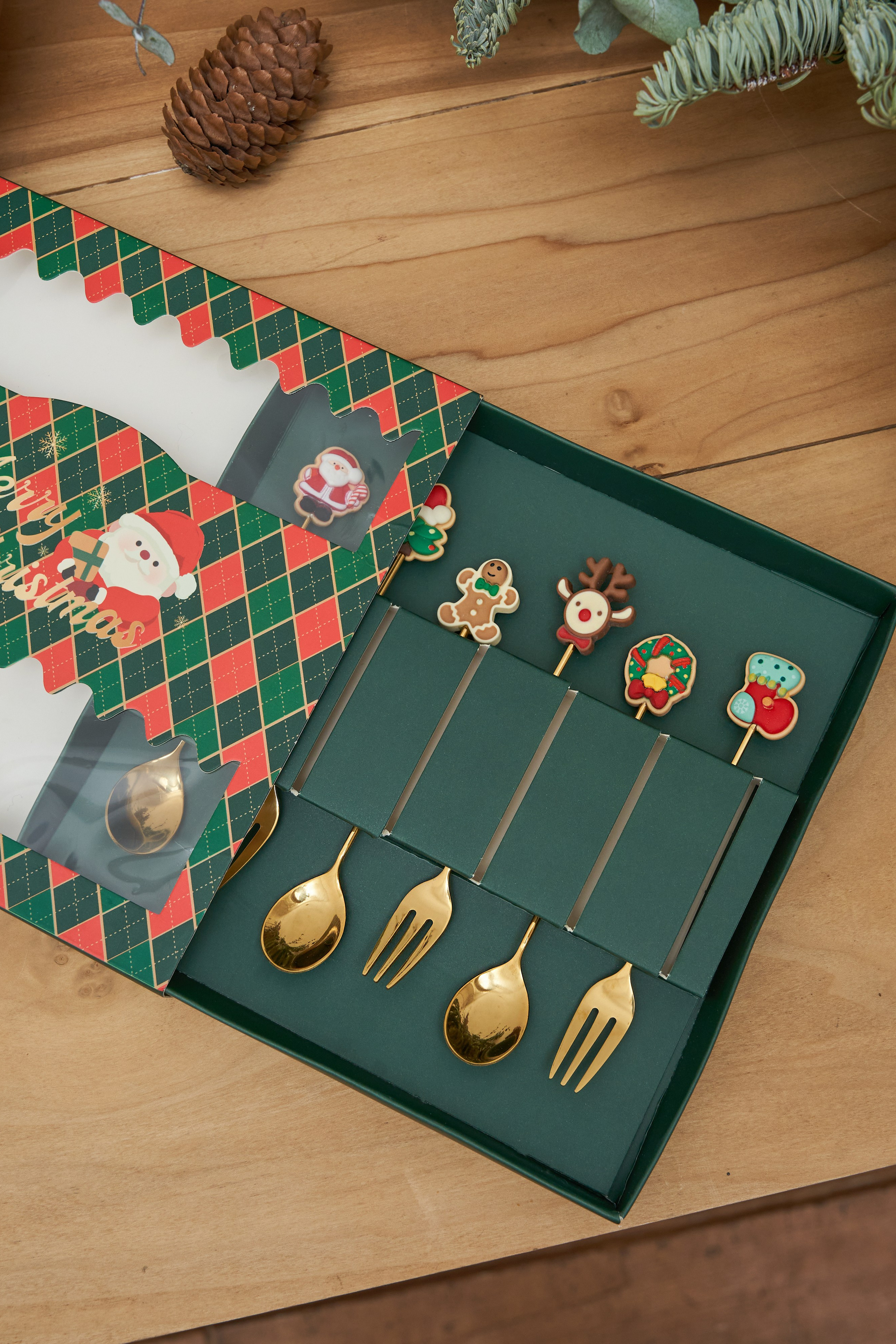 Эффектная предметная съемка в интерьере для акцента на сочетании товара с декором