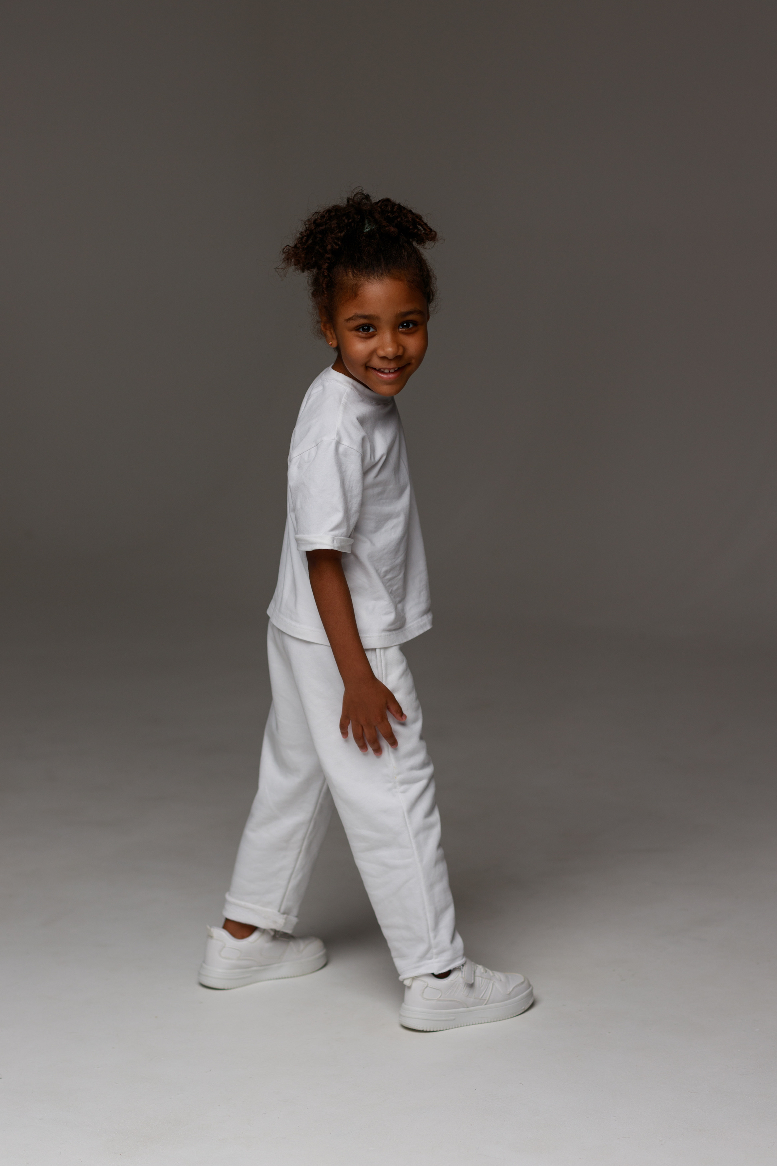 Модель девочка для предметной съемки Анжелика В Казань| Sale Easy