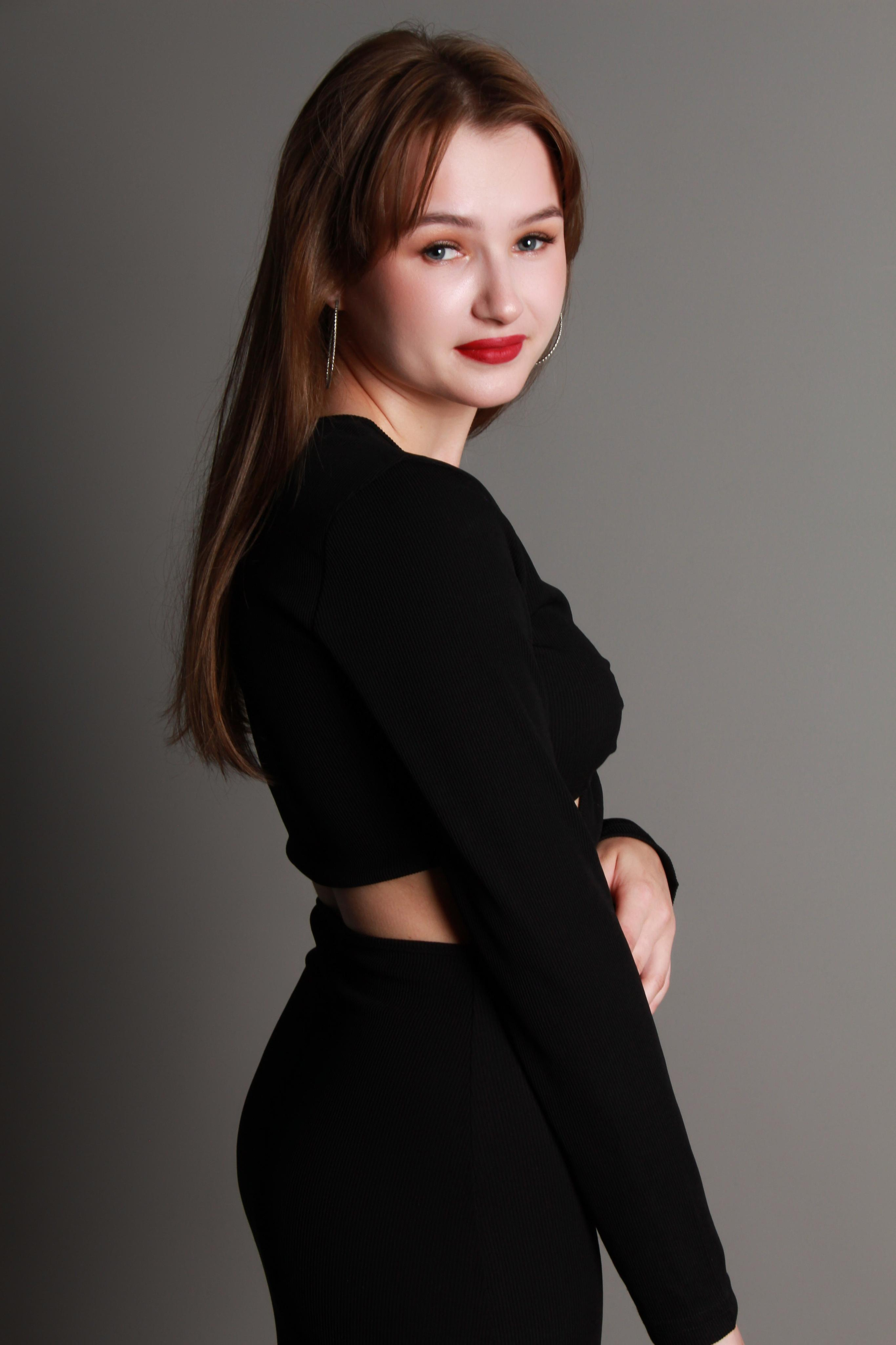 Модель для предметной съемки Любовь А  Новосибирск| Sale Easy