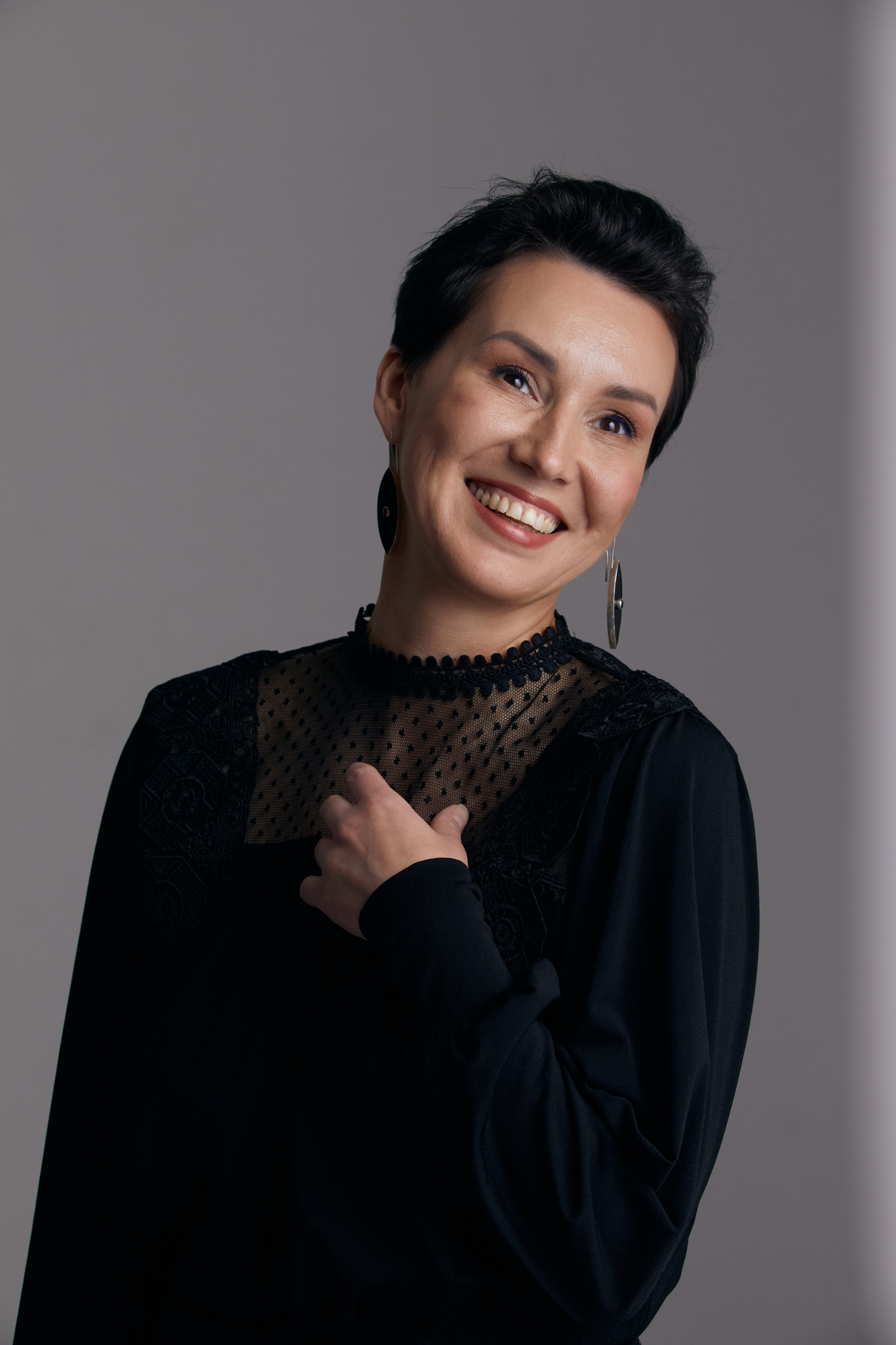 Модель для предметной съемки Ирина В С-Петербург | Sale Easy