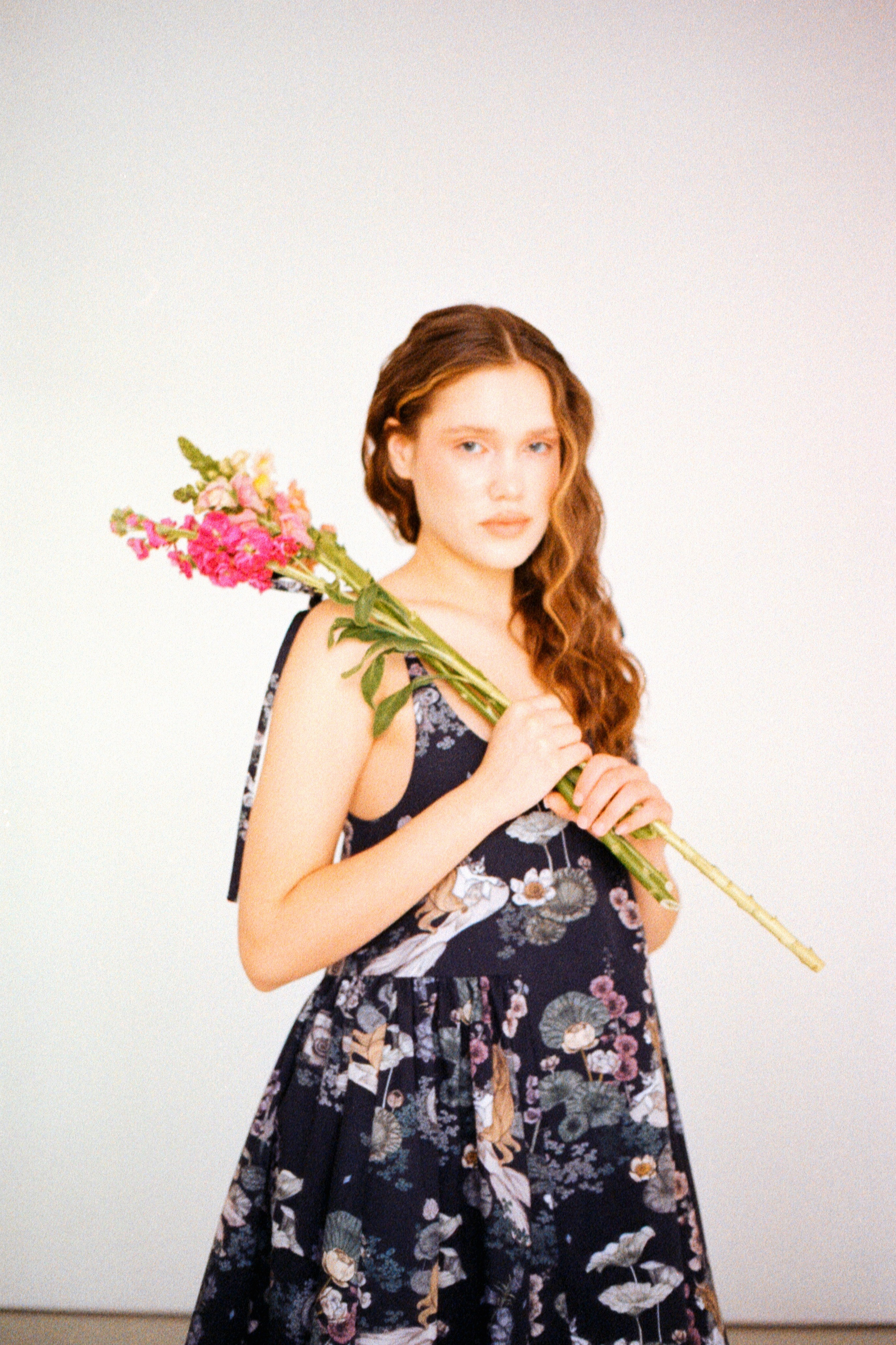 Модель для предметной съемки Данна Сочи| Sale Easy