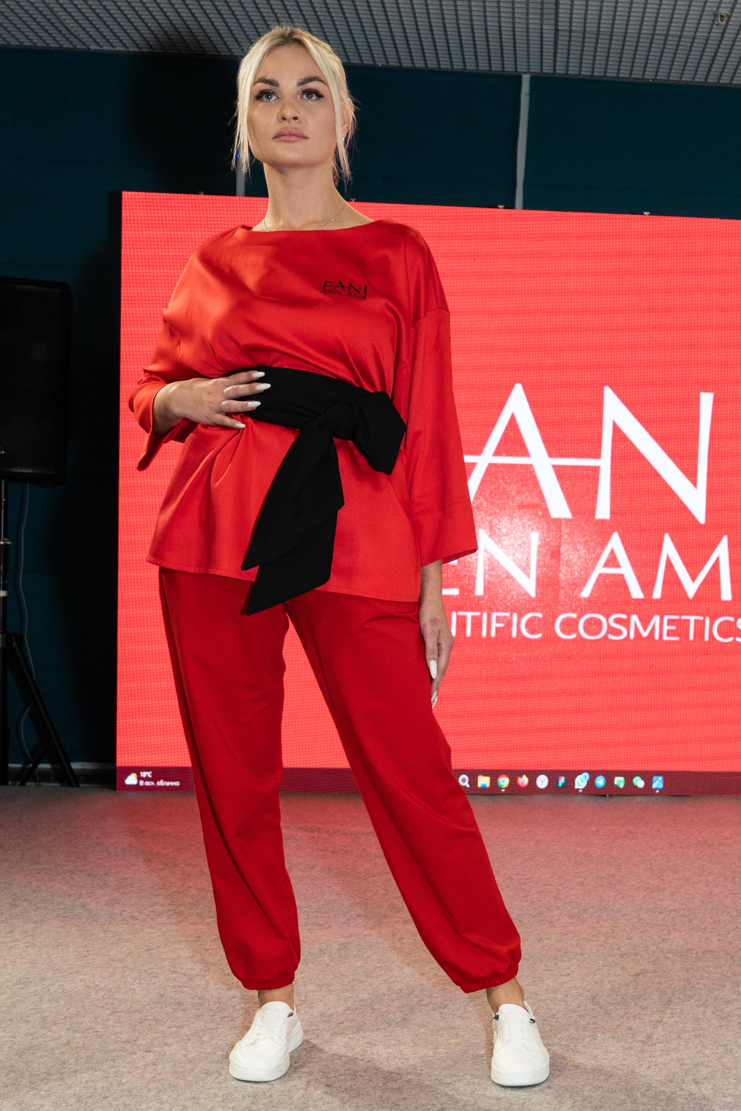 Модель для предметной съемки  Ангелина Б Сочи| Sale Easy