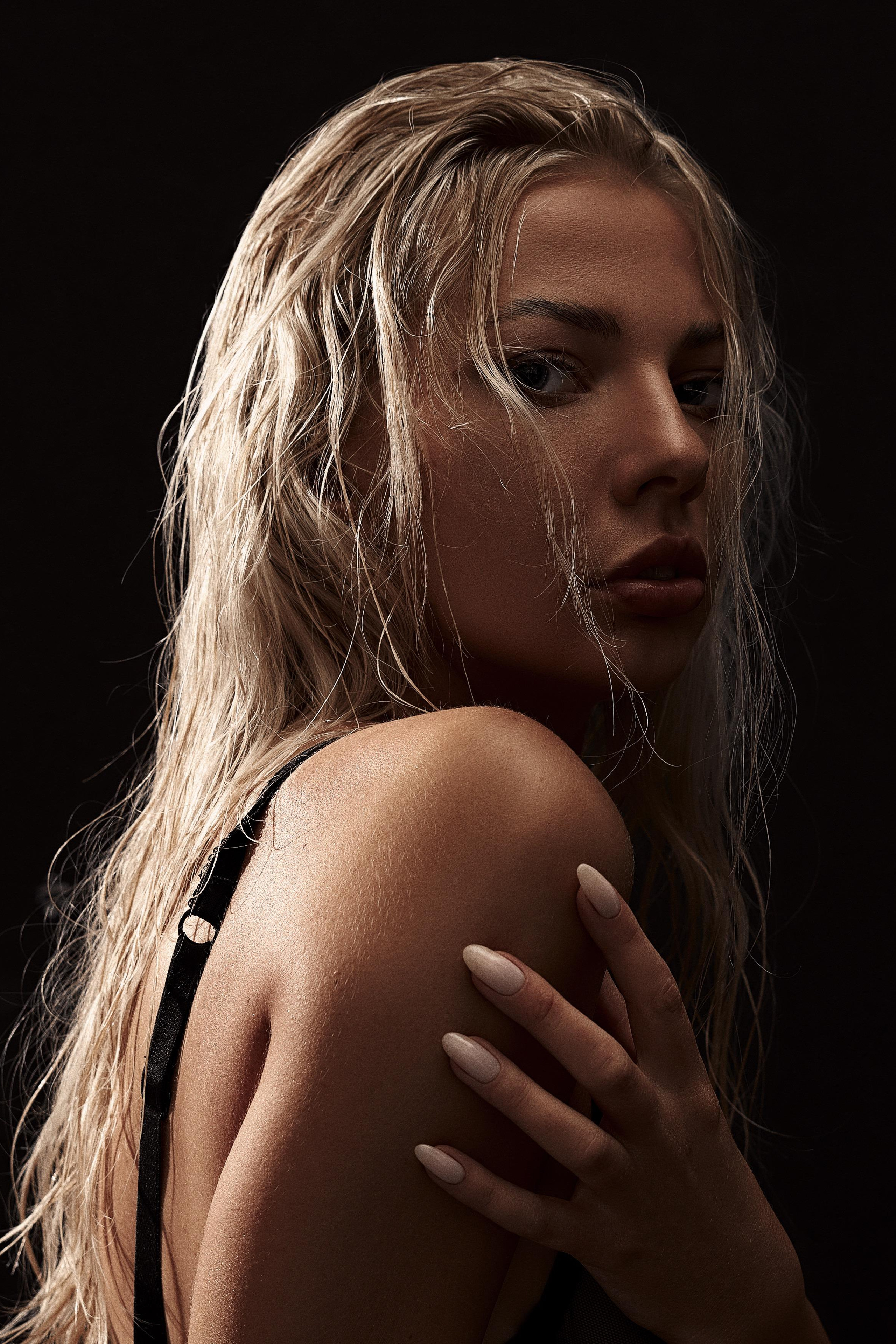 Модель для предметной съемки Анна И. Москва| Sale Easy