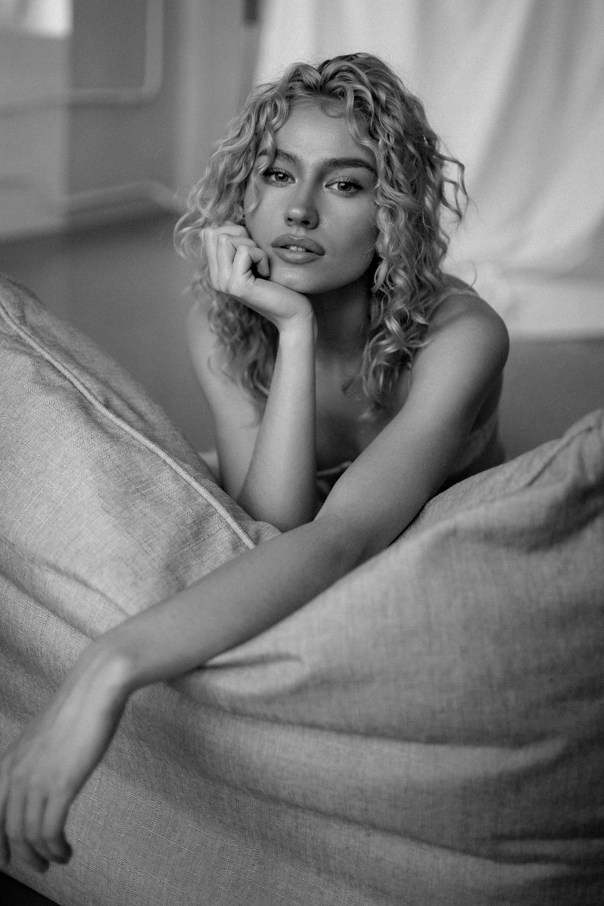 Модель для предметной съемки Алина У. С.-Пб| Sale Easy