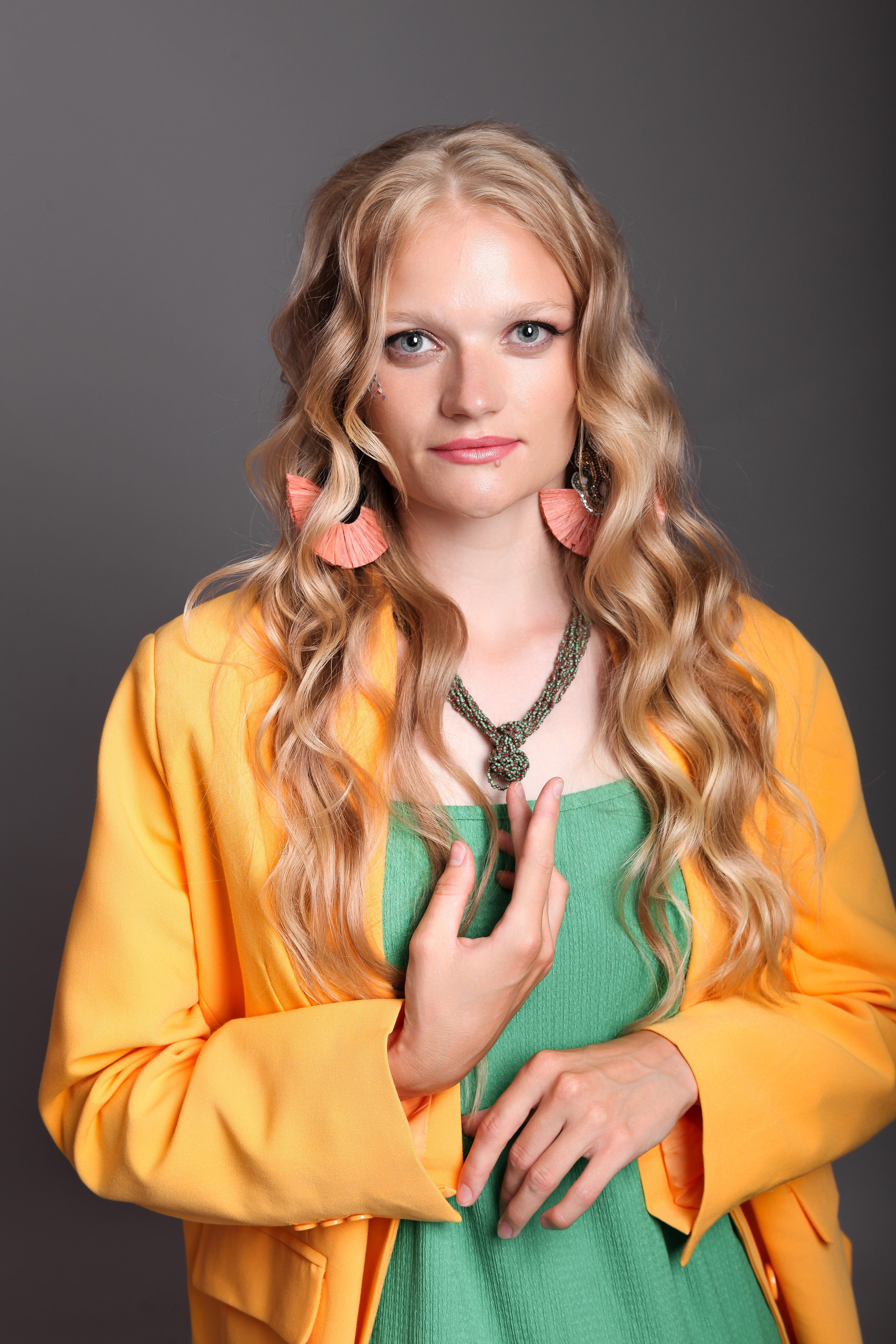 Модель для предметной съемки Анастасия Т Новосибирск| Sale Easy