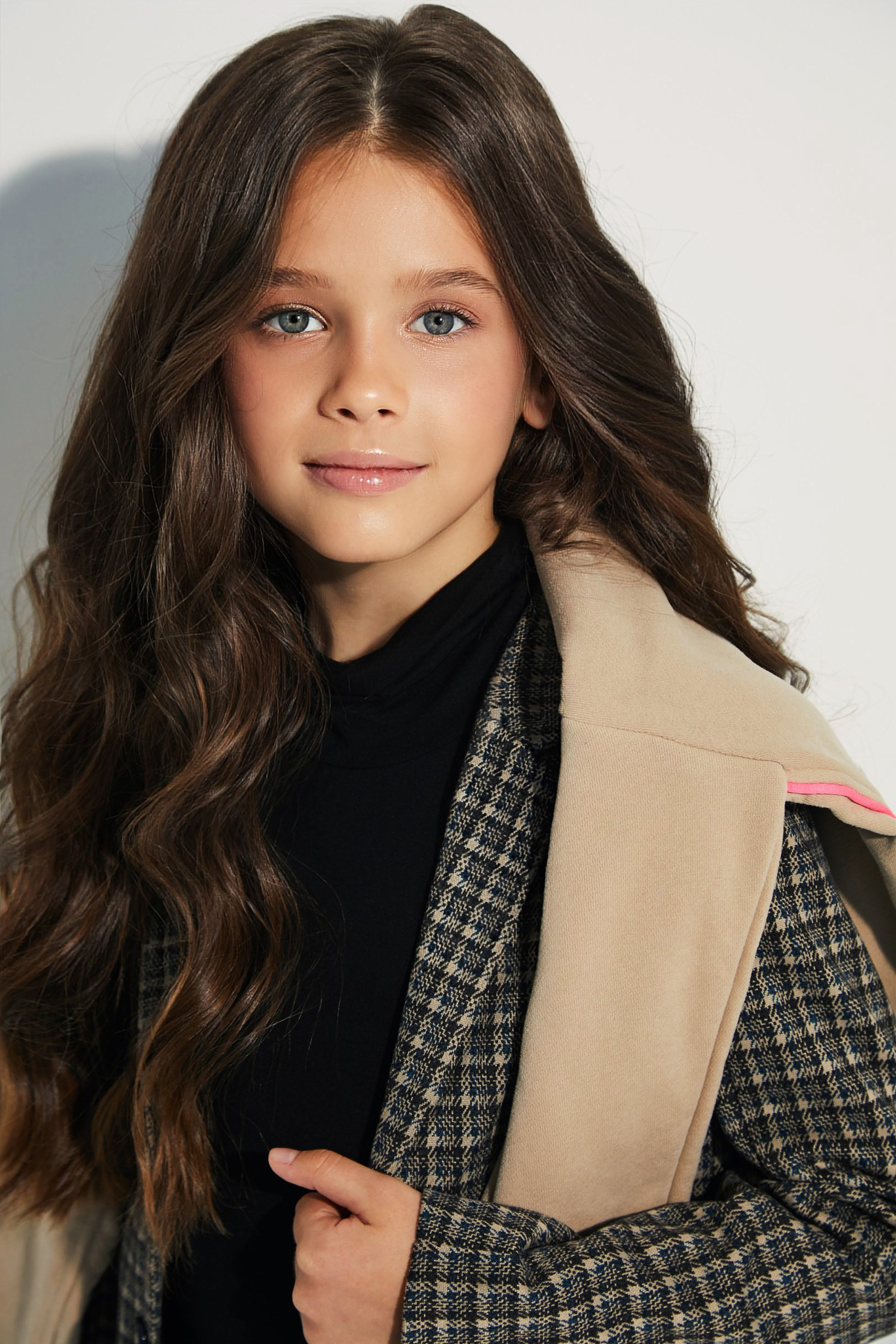 Модель для предметной съемки Виктория О. Н.Н.| Sale Easy