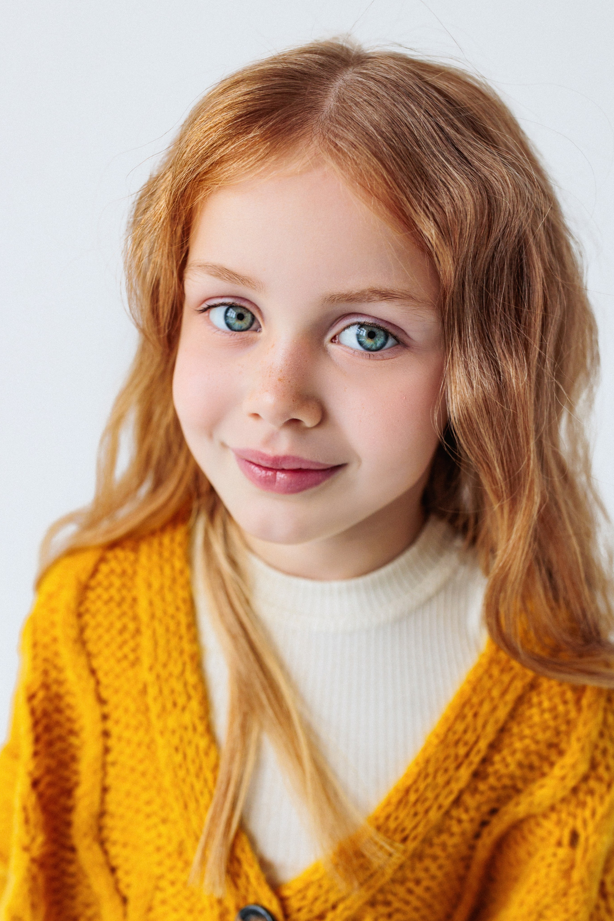 Модель для предметной съемки Самира А. Казань| Sale Easy