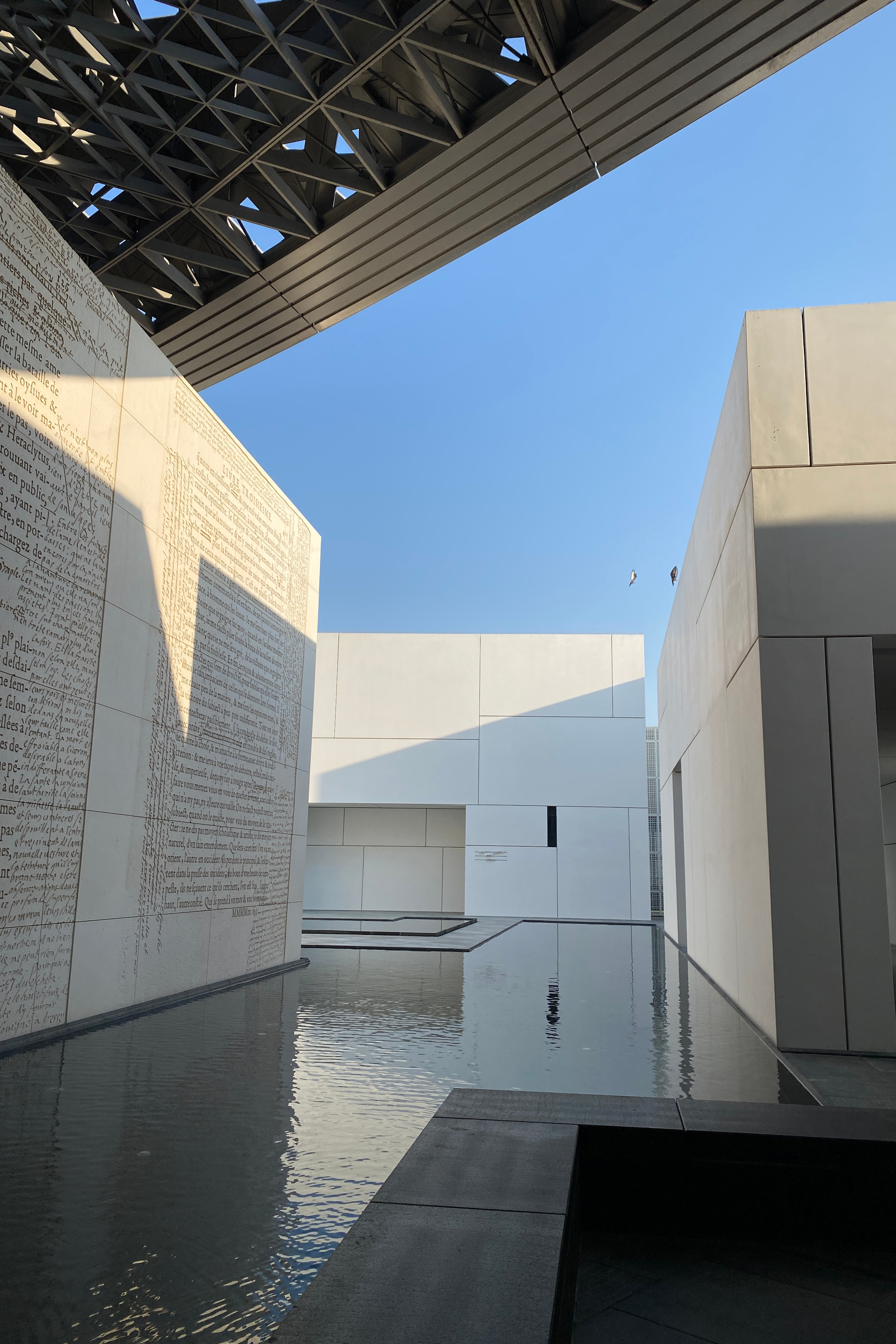 Локация Лувр Абу-Даби для предметной съемки Дубай|Sale Easy