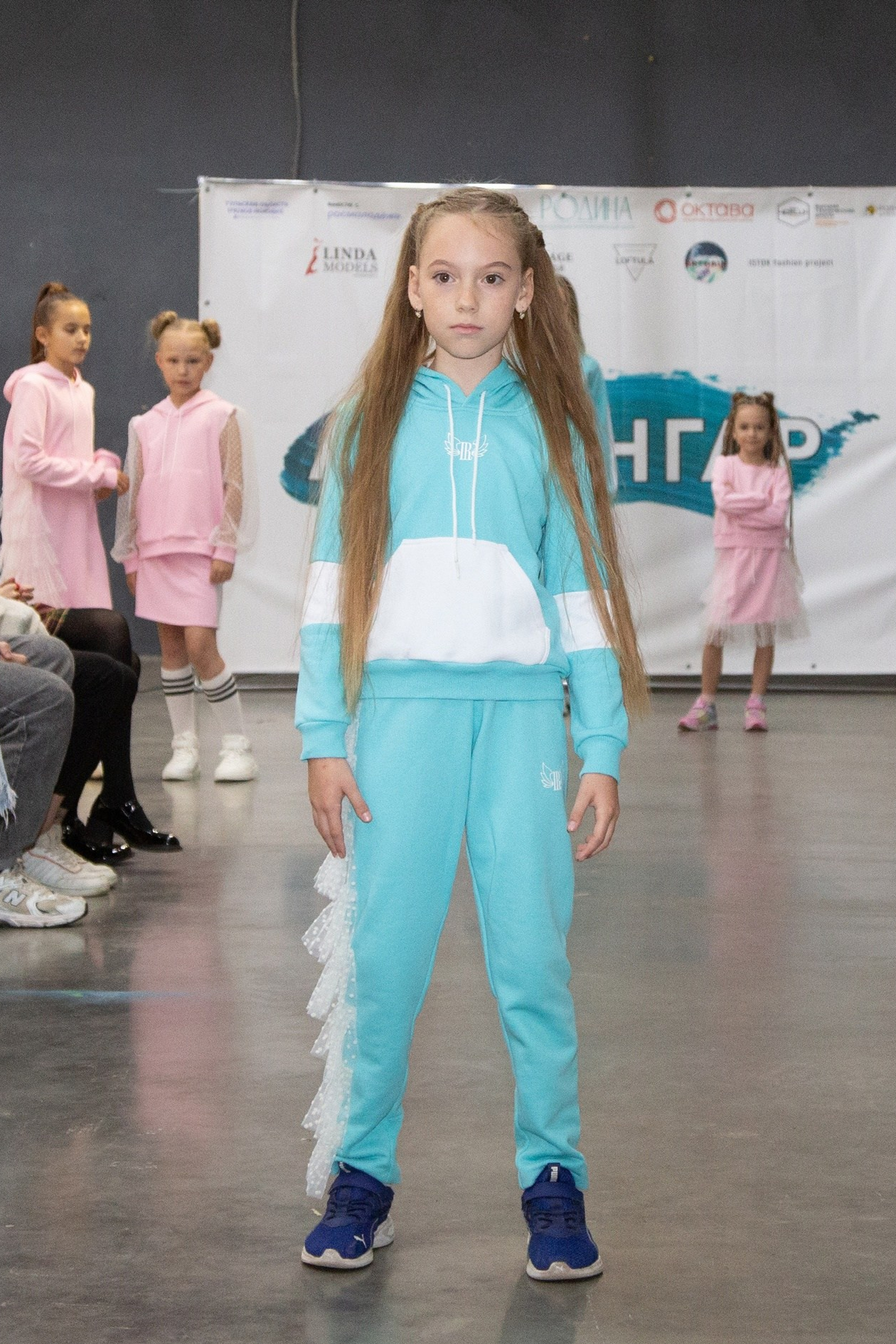 Модель Аделина А для предметной съемки  в Сочи| Sale Easy