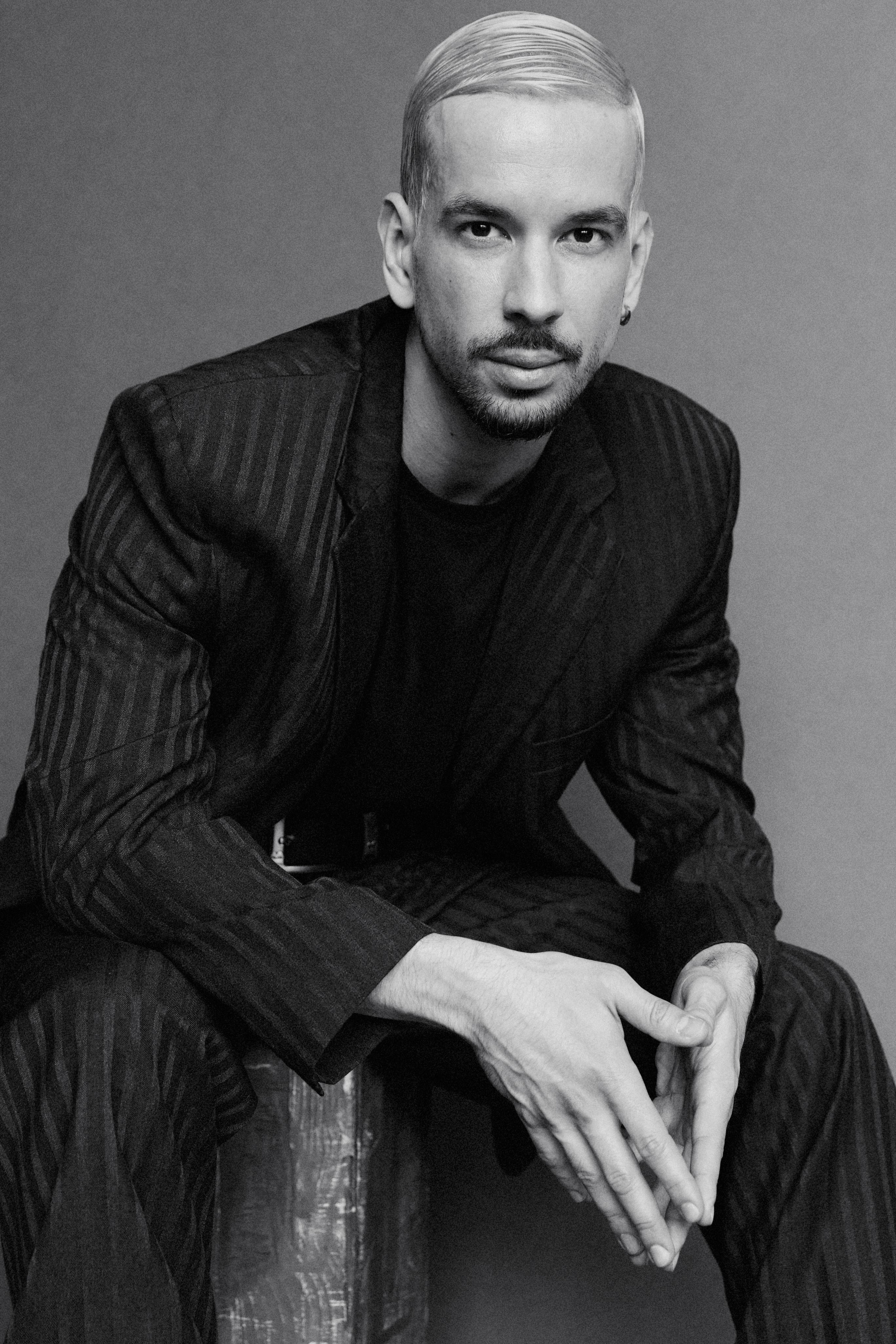 Модель для предметной съемки Фил Москва | Sale Easy