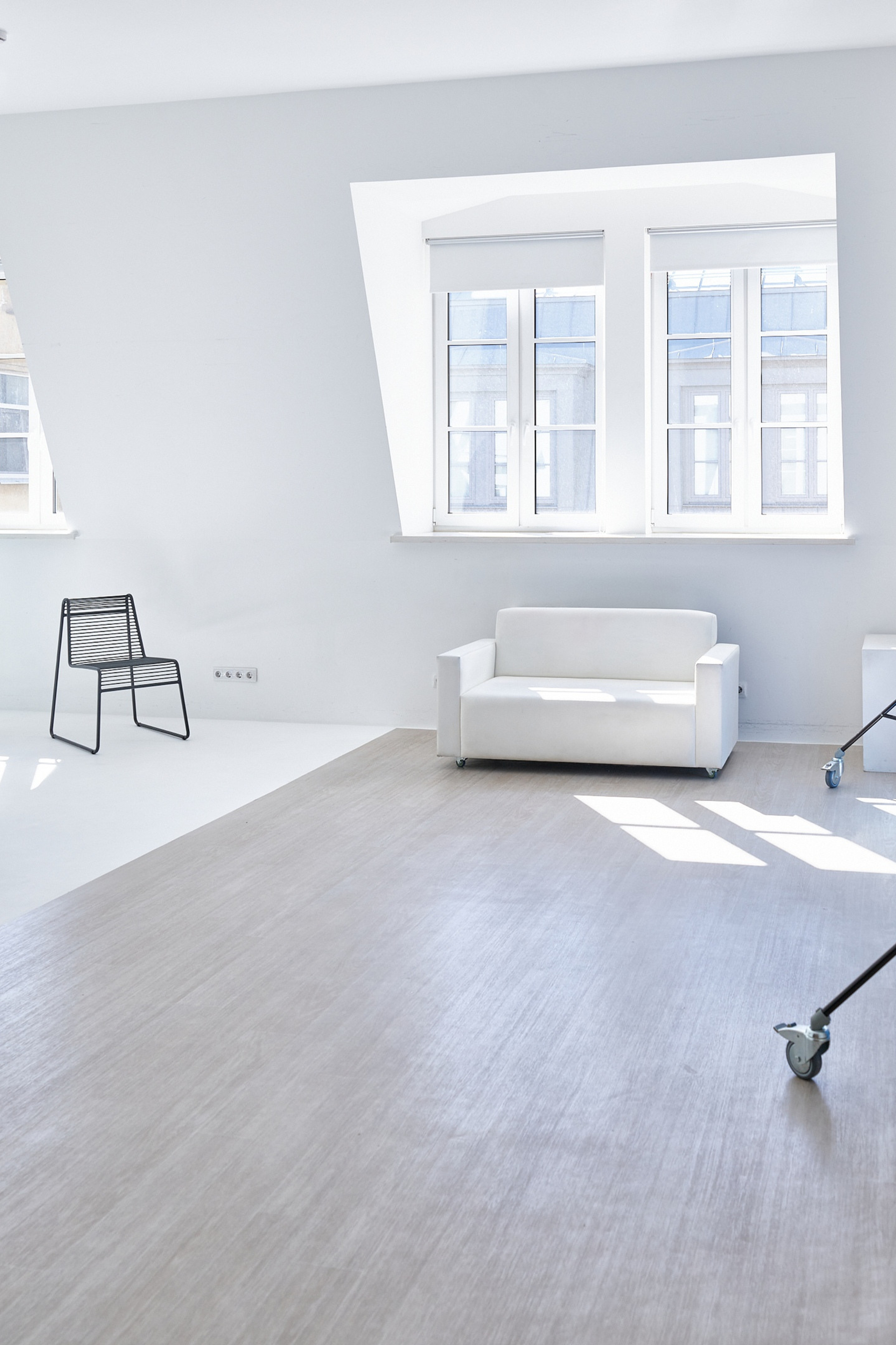 Студия STATE — зал CIRCLE для предм. съемки С.-Пб|Sale Easy