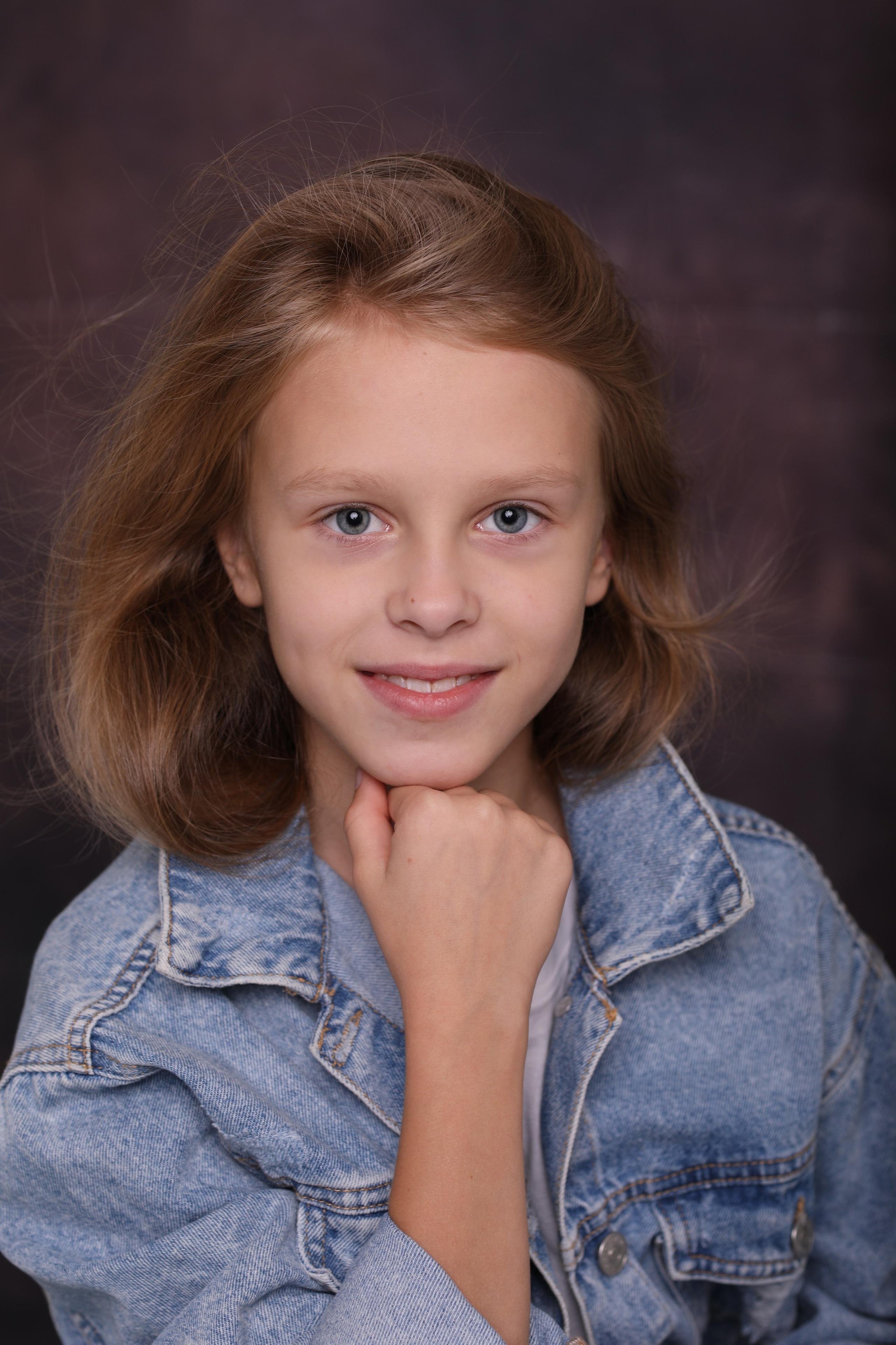 Модель девочка Дарья Ф. для предметной съемки. Новосибирск|Sale Eas