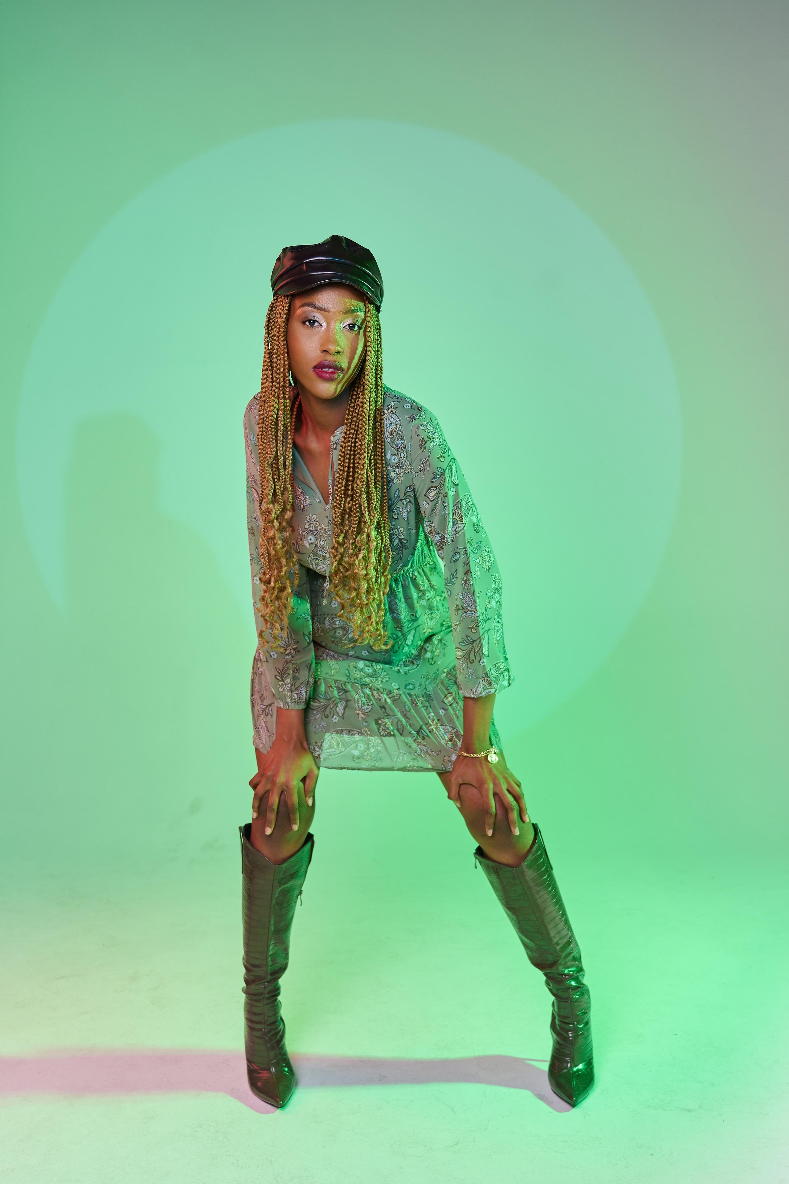 Модель для предметной съемки Дельфин Москва| Sale Easy