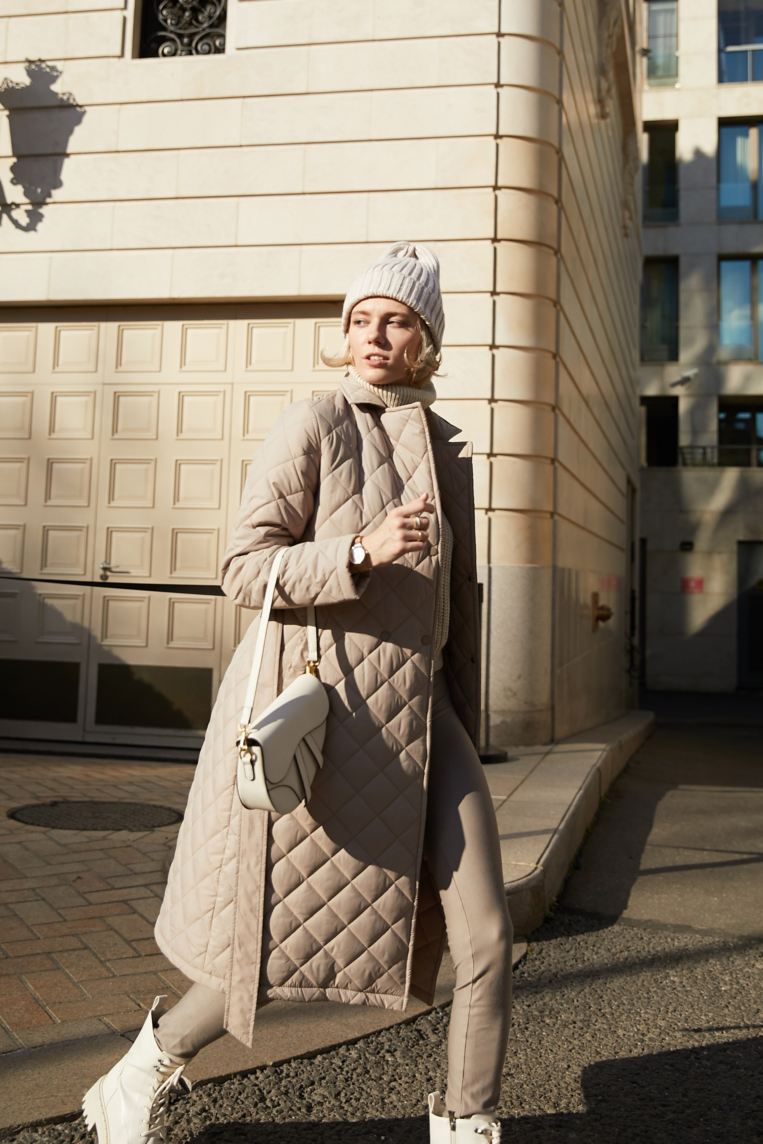 Модель для предметной съемки Александра А Москва| Sale Easy