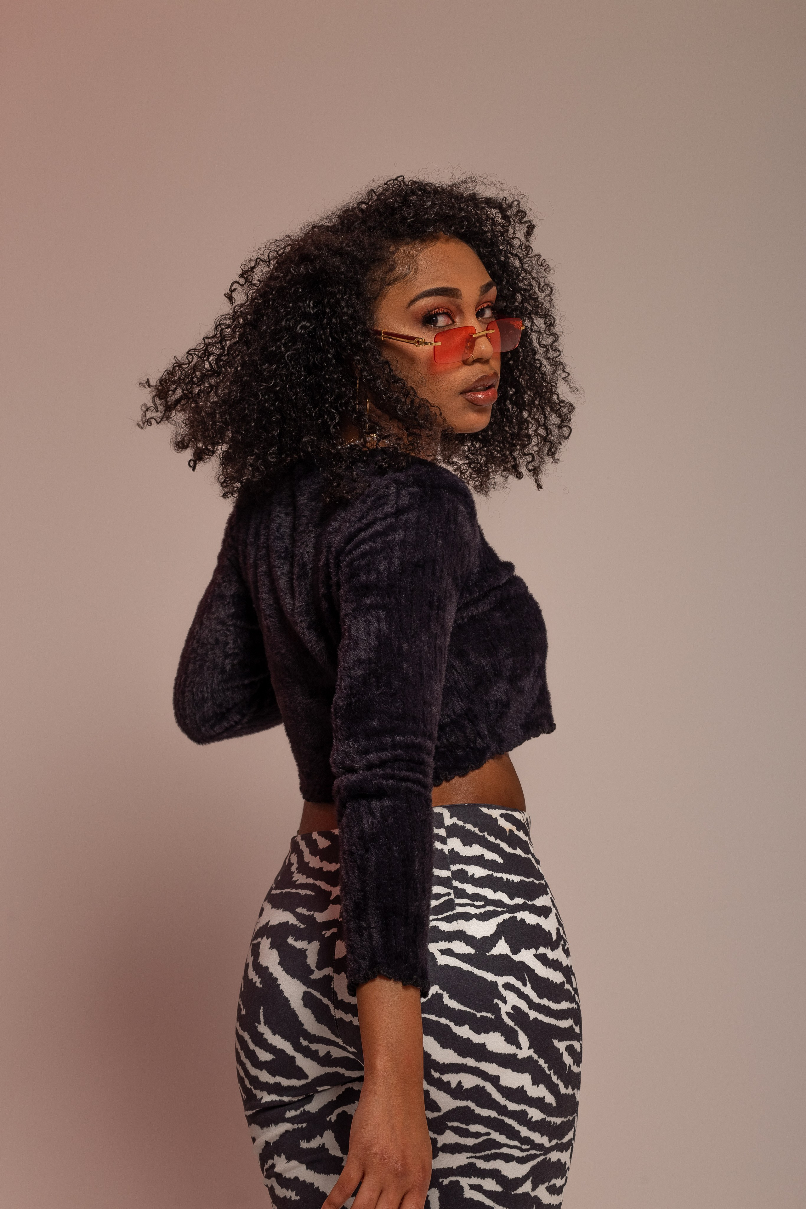 Модель Кристина О. для предметной съемки в Казани| Sale Easy