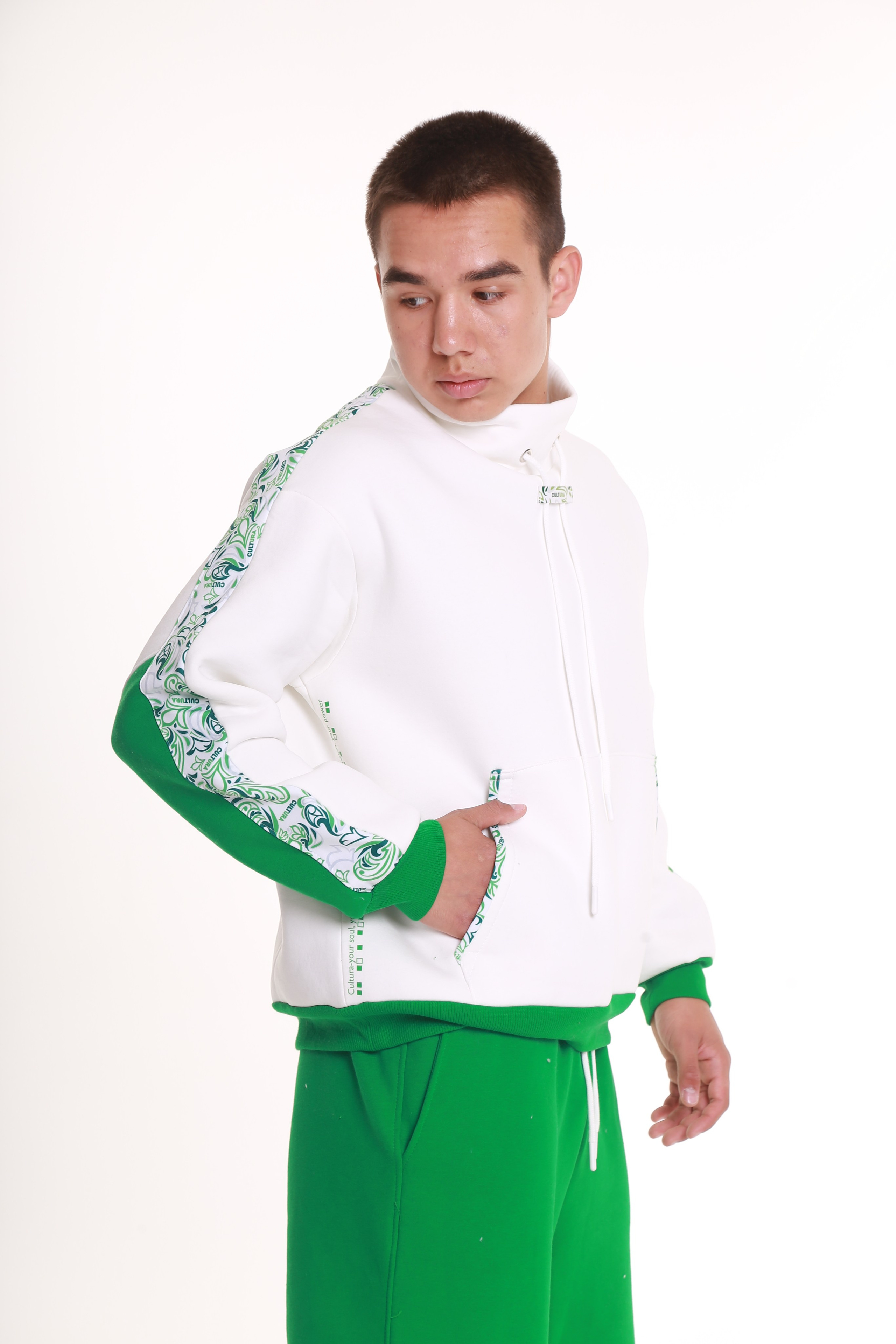 Модель для предметной съемки Булат Казань| Sale Easy