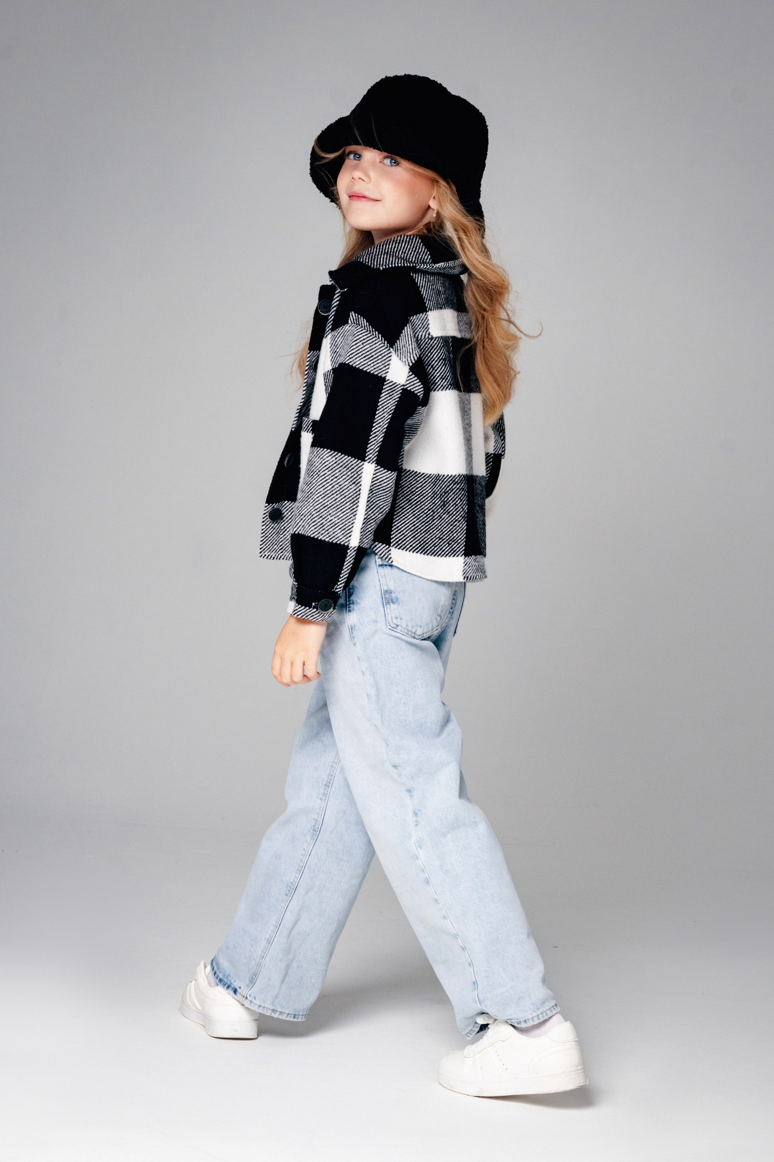 Модель девочка для предметной съемки Екатерина Ю. Н.Новг | Sale Easy