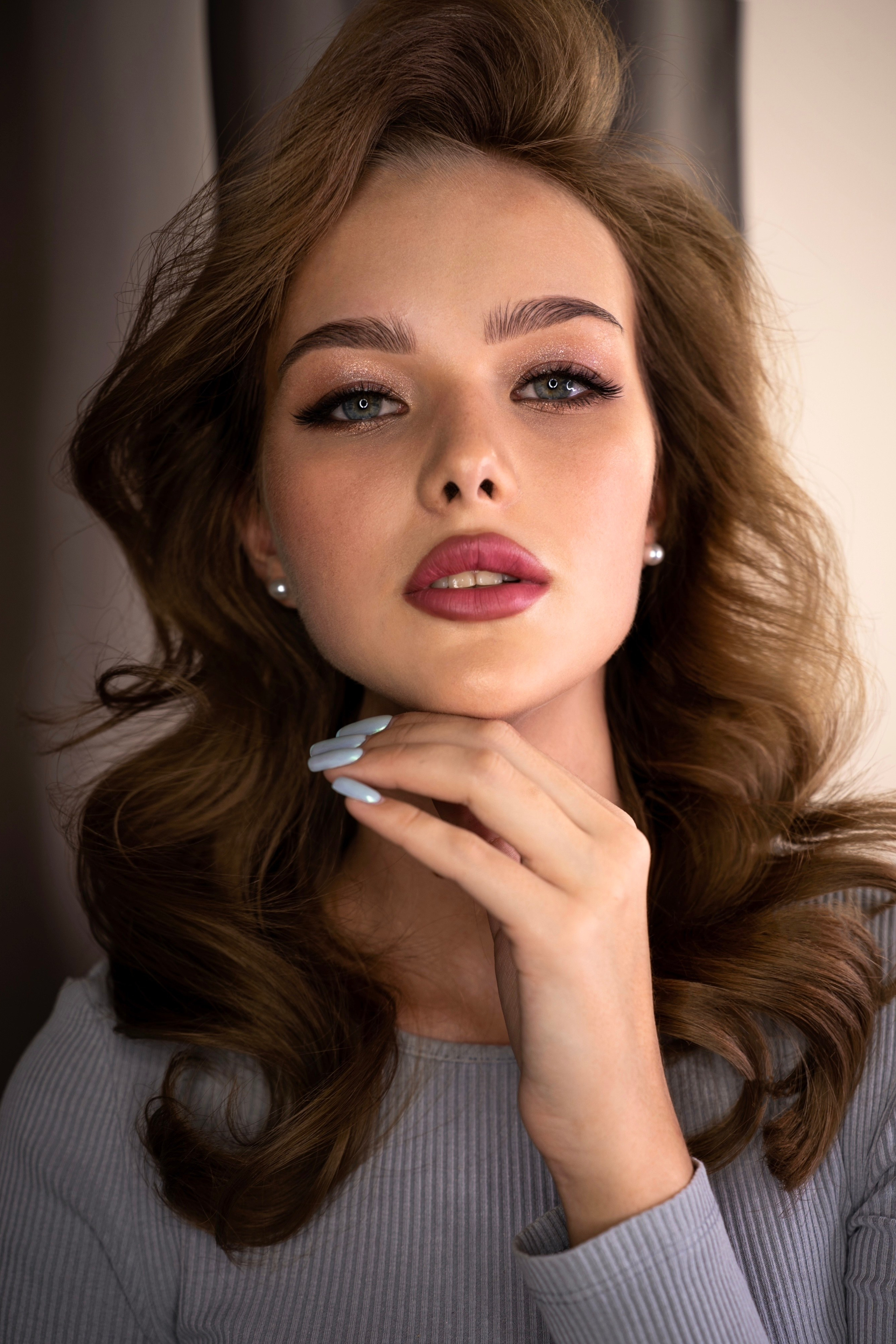 Модель для предметной съемки Алина С. Красноярск| Sale Easy